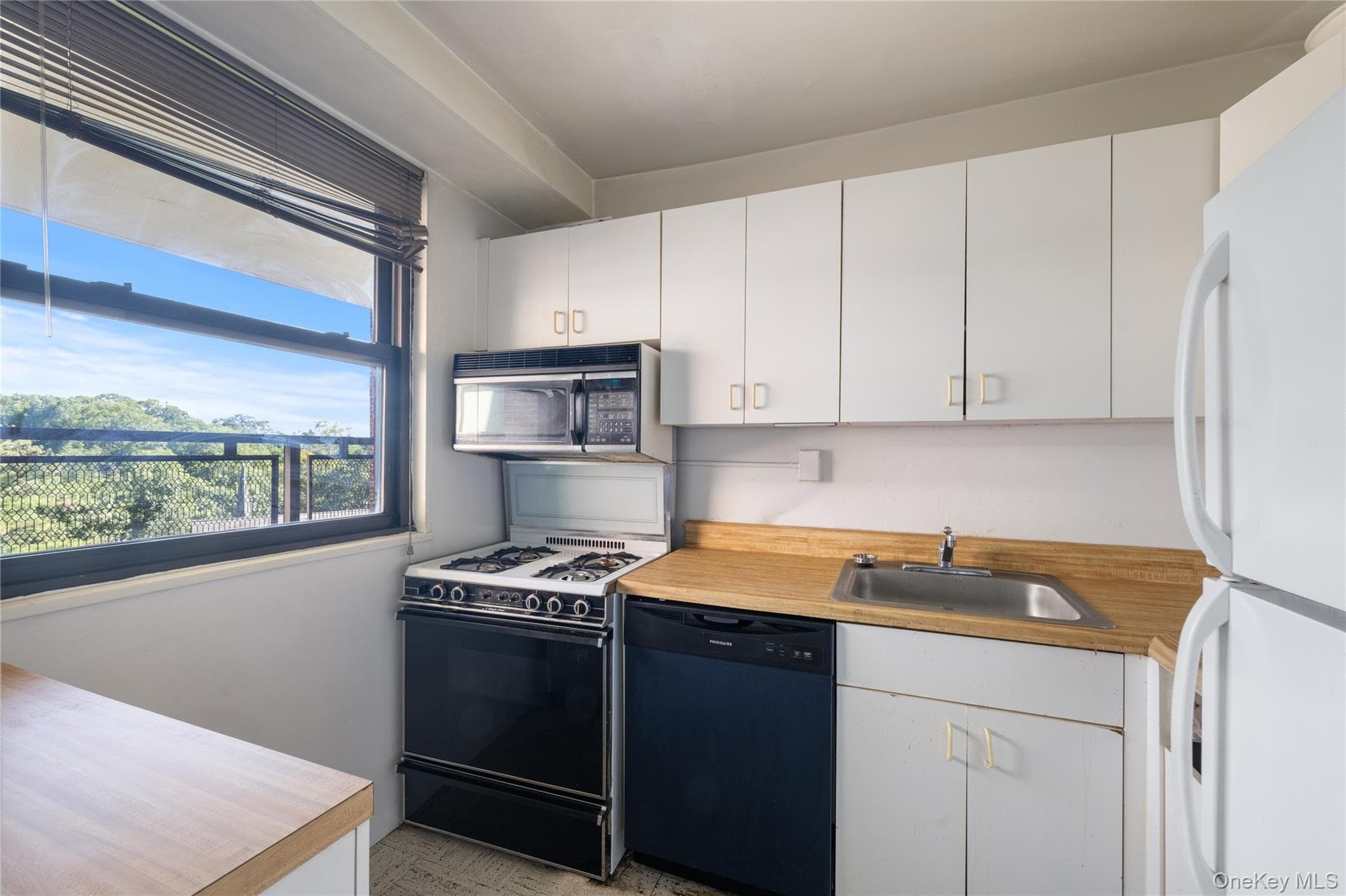4901 Henry Hudson Parkway Unit: 8M thumbnail 7