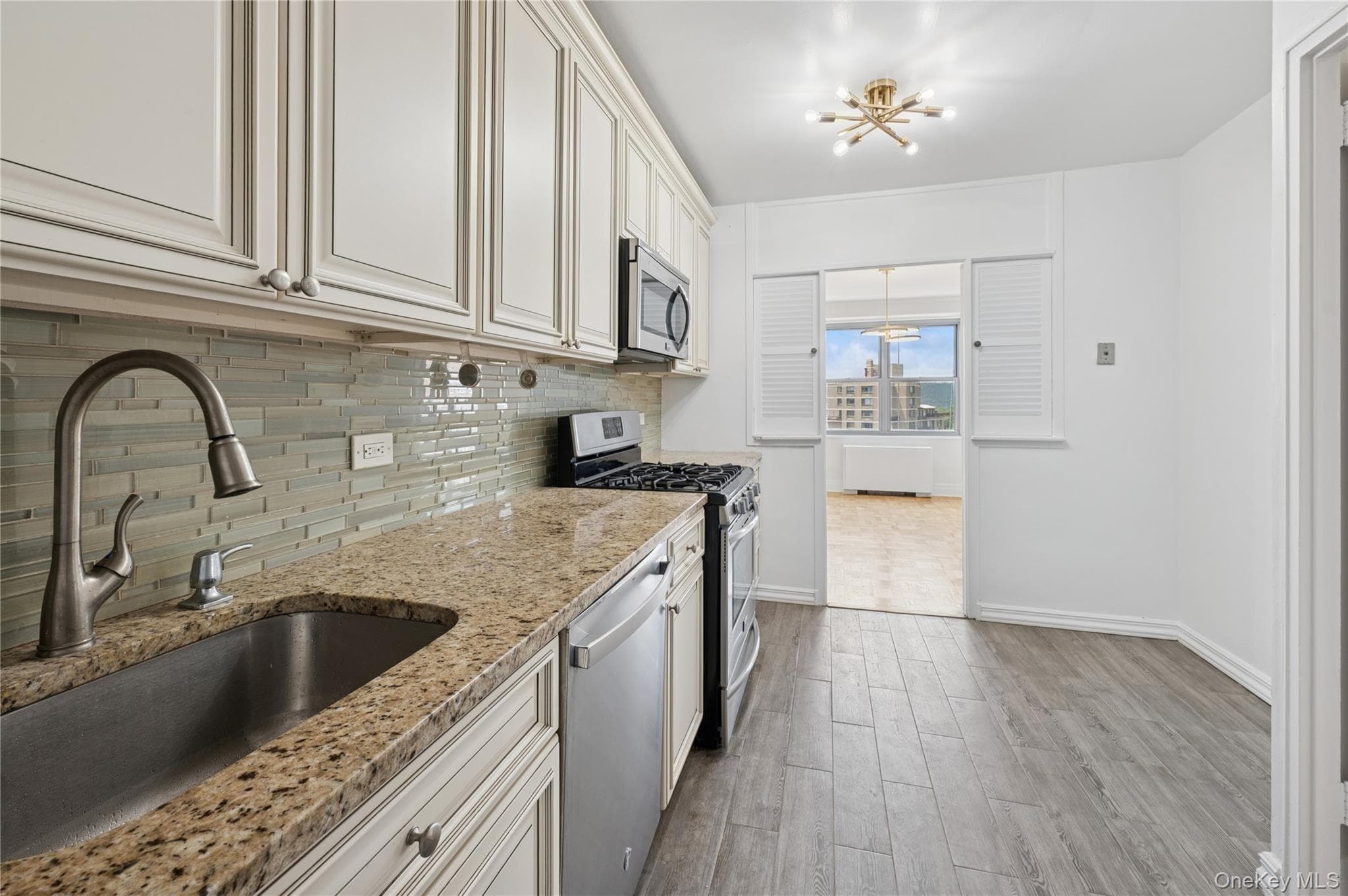 2500 Johnson Avenue Unit: 15N thumbnail 8