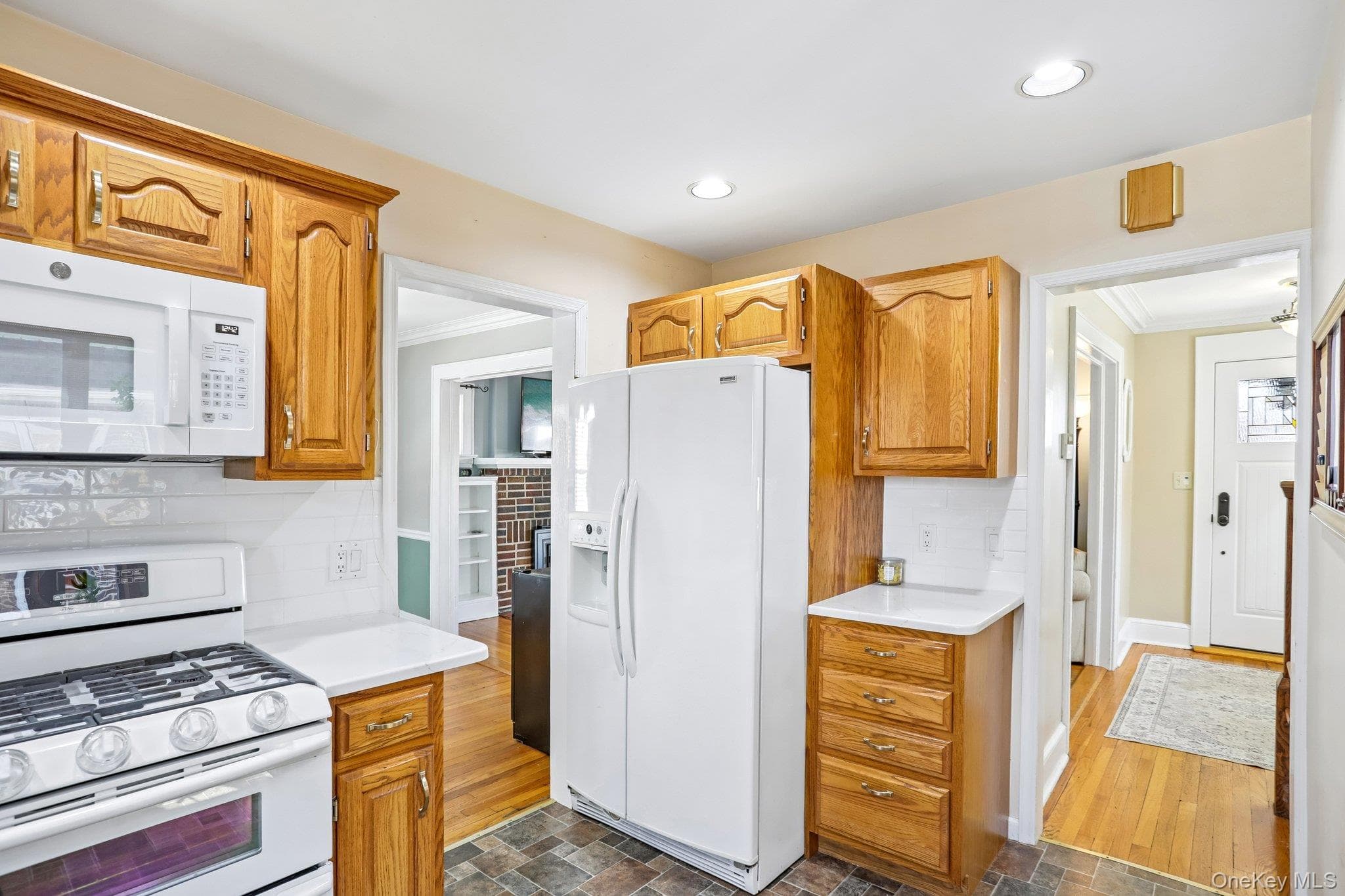 309 Bellevue Avenue thumbnail 16