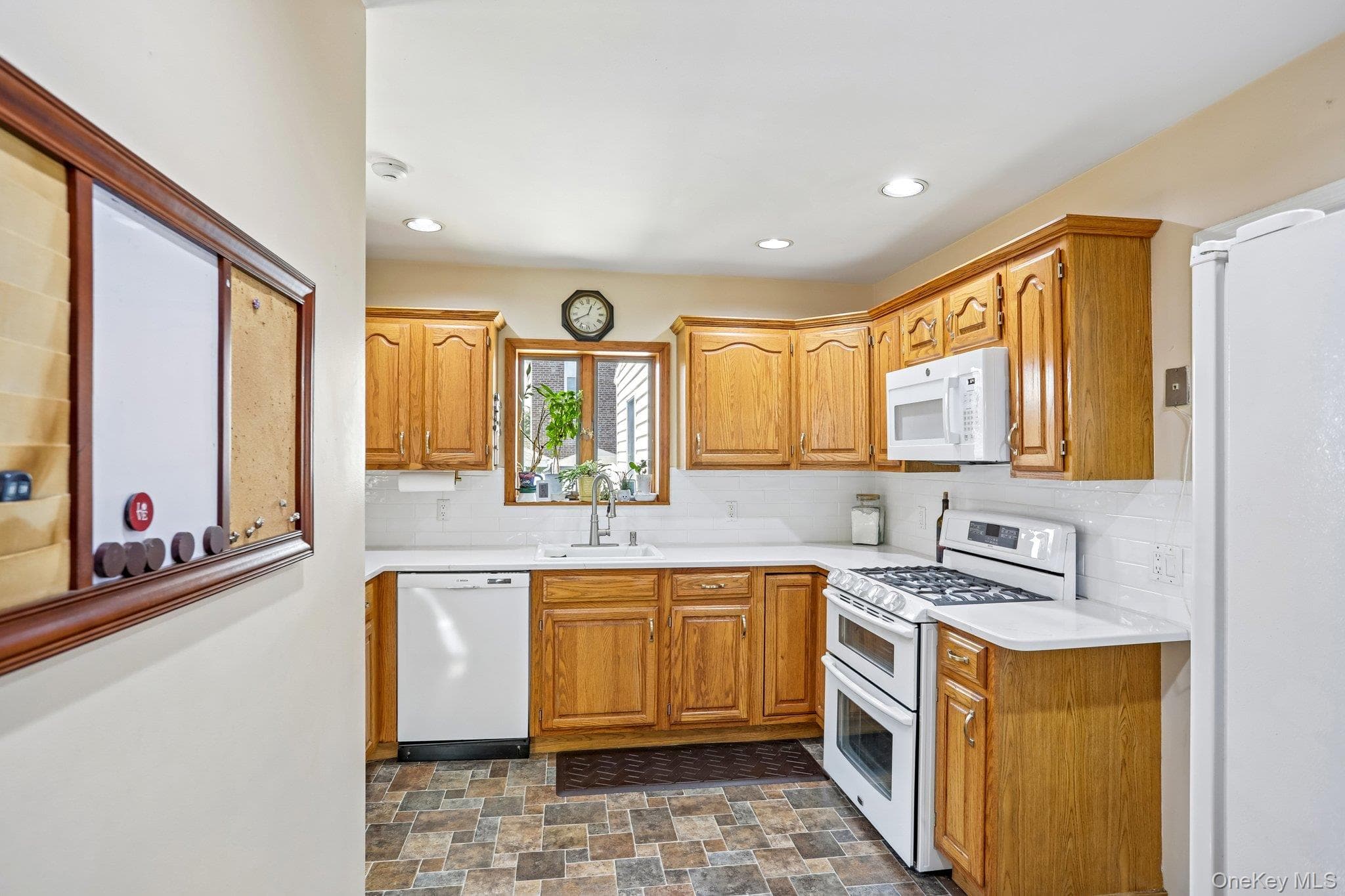 309 Bellevue Avenue thumbnail 13