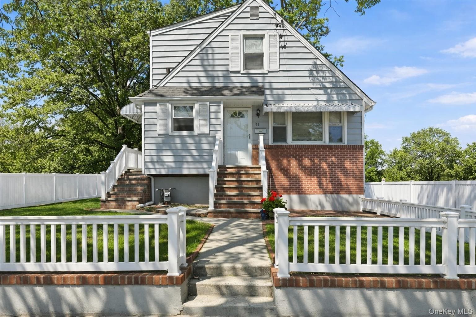 51 Hickory Road, Port Washington