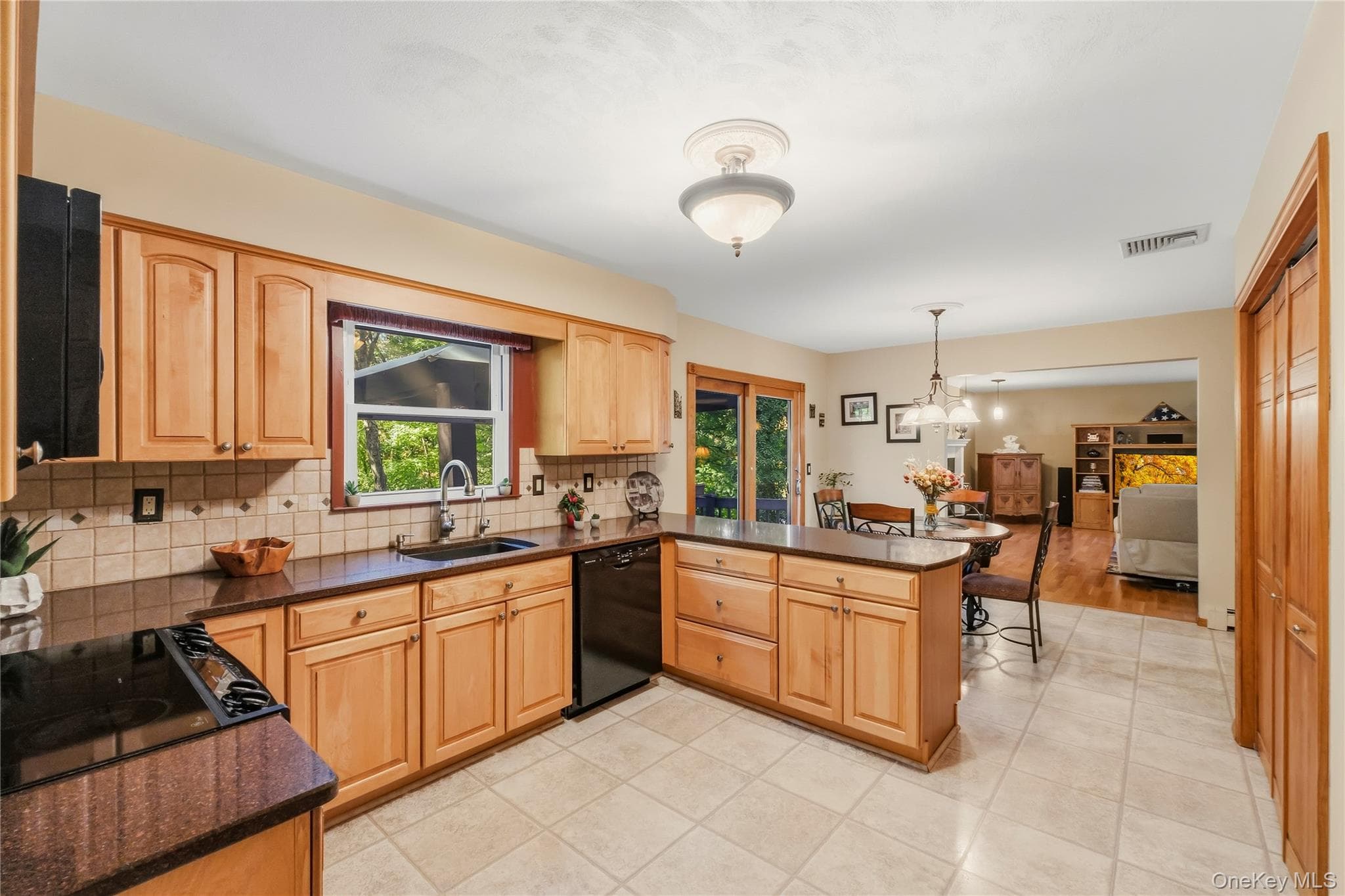 54 Christine Court thumbnail 14