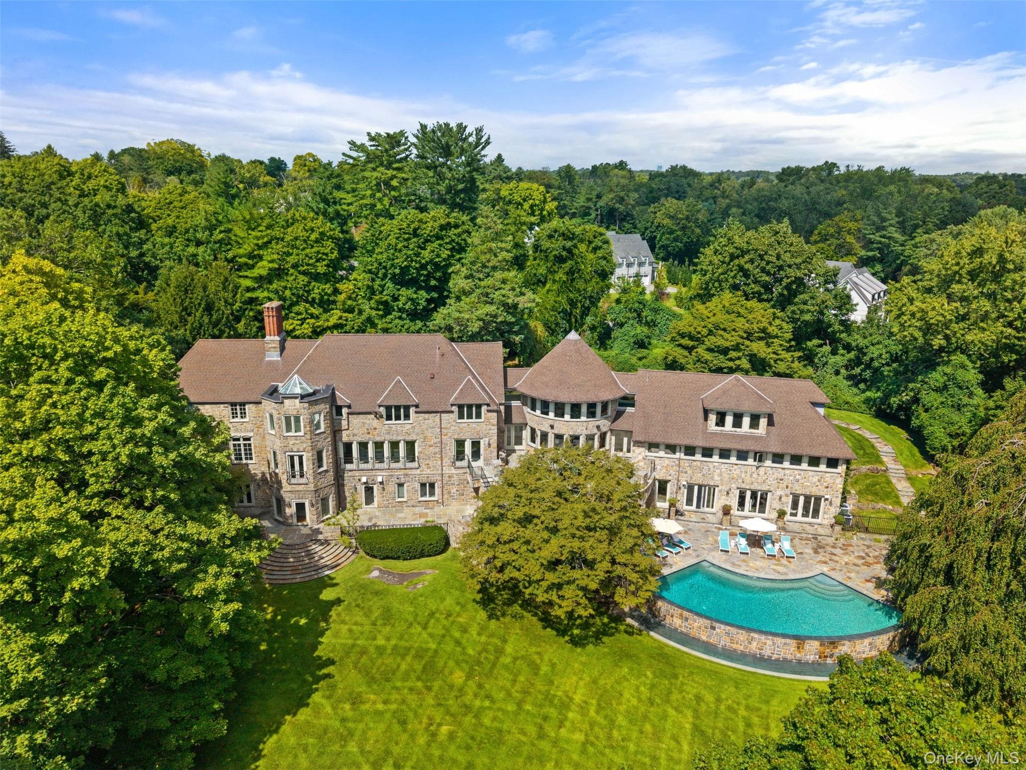 383 Woodlands Road, Harrison