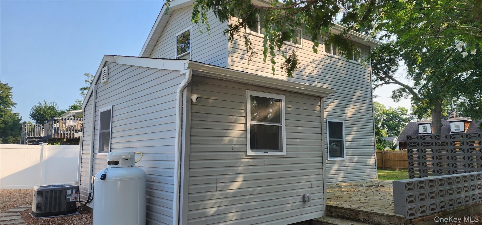 68 Montauk Drive thumbnail 5