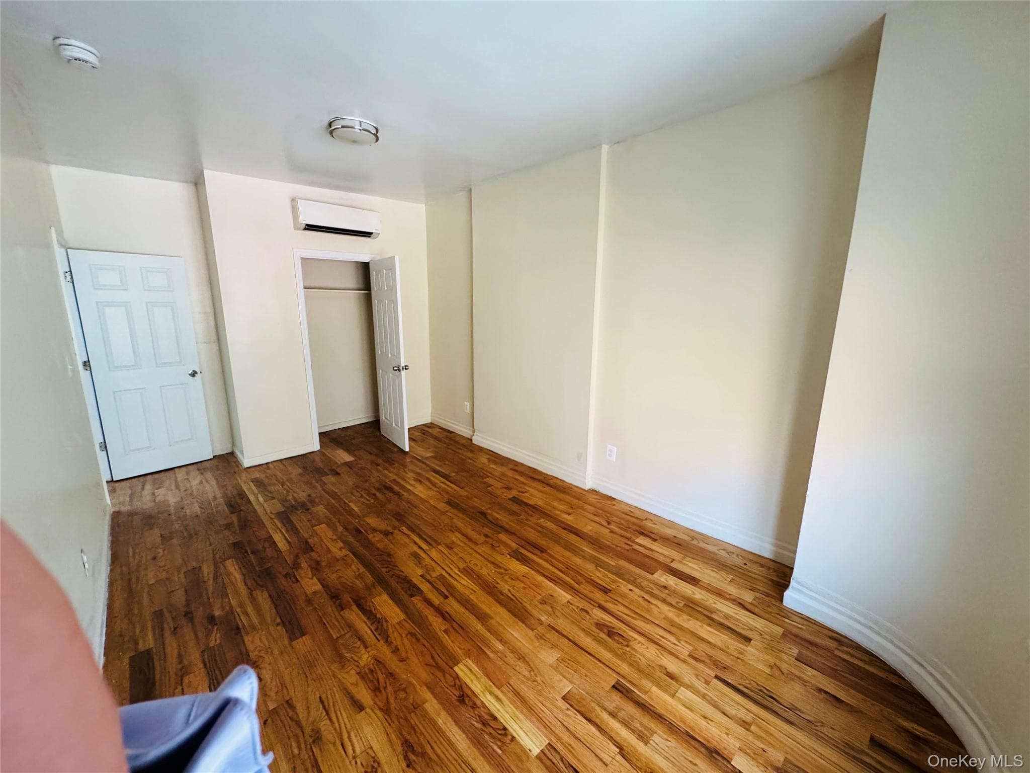 342 E 194th Street thumbnail 8