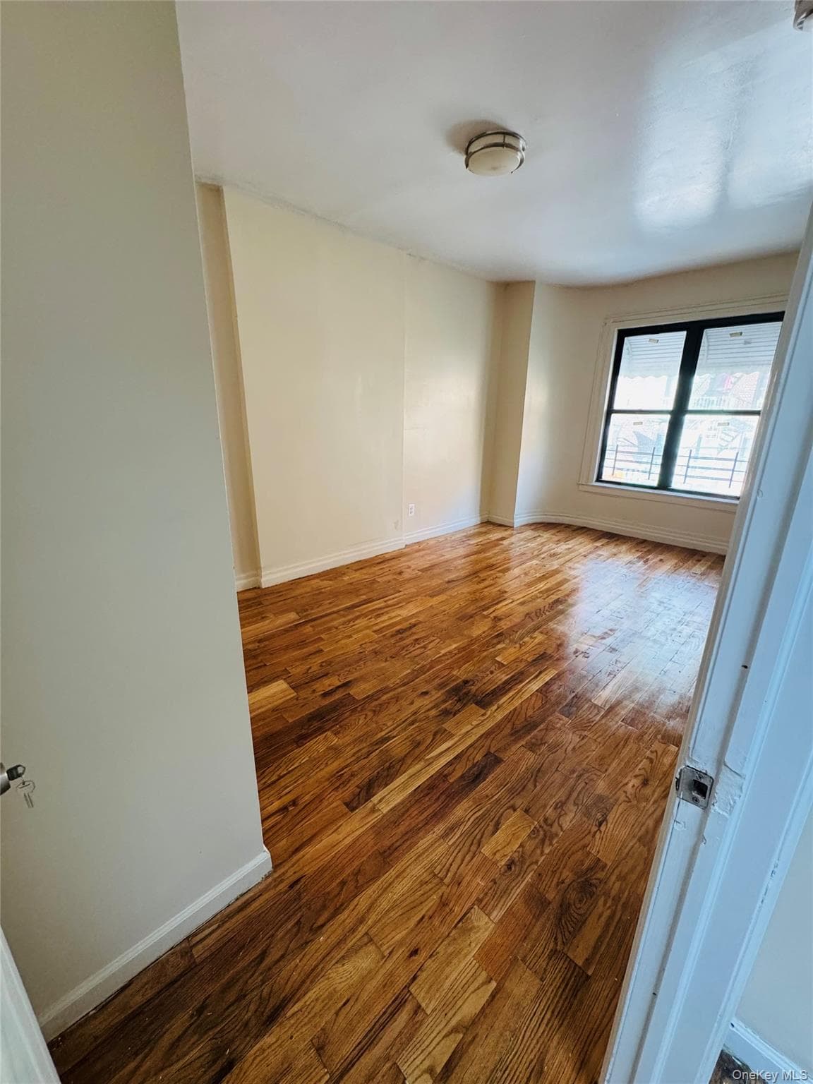 342 E 194th Street thumbnail 4