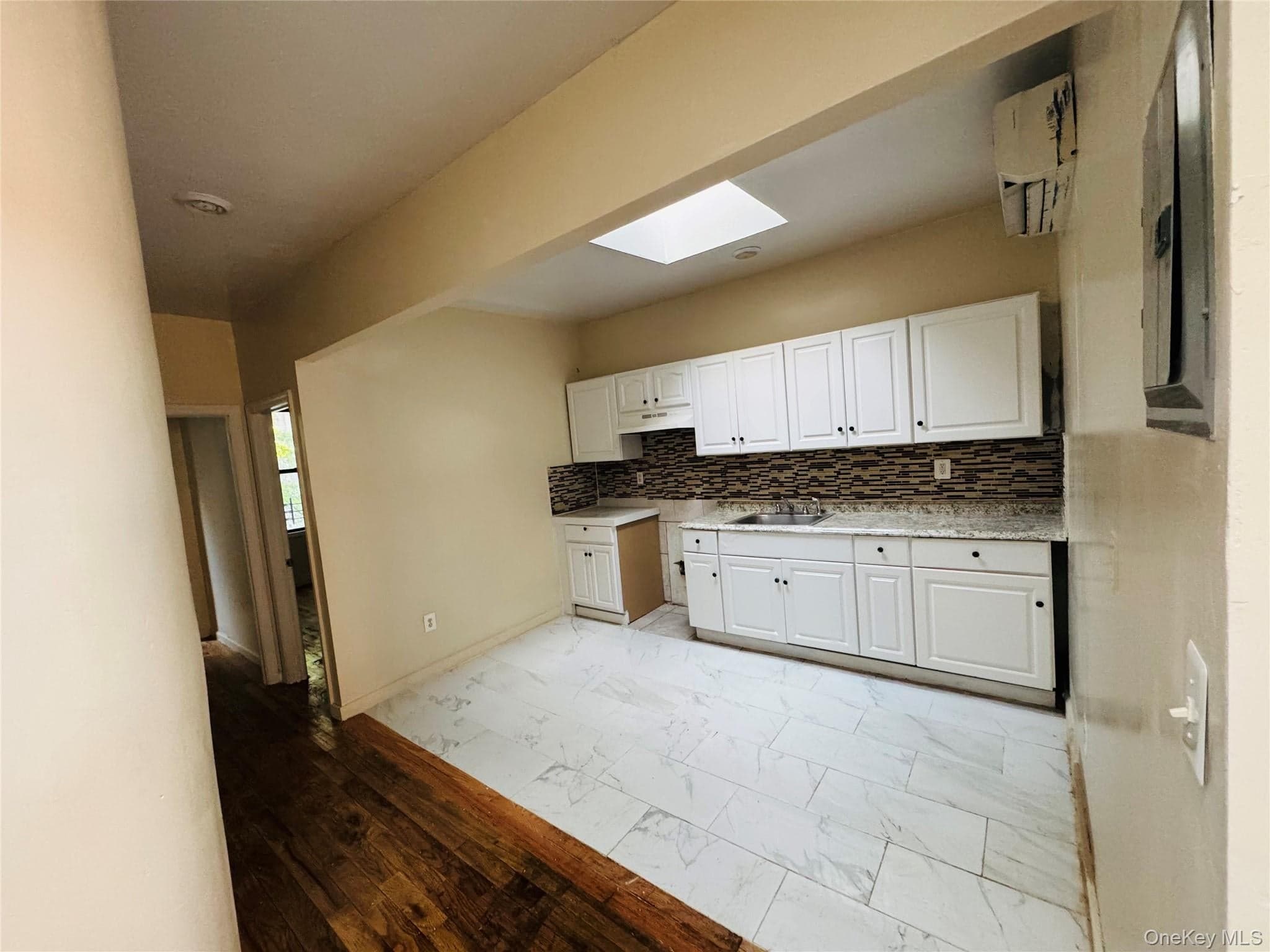342 E 194th Street thumbnail 9