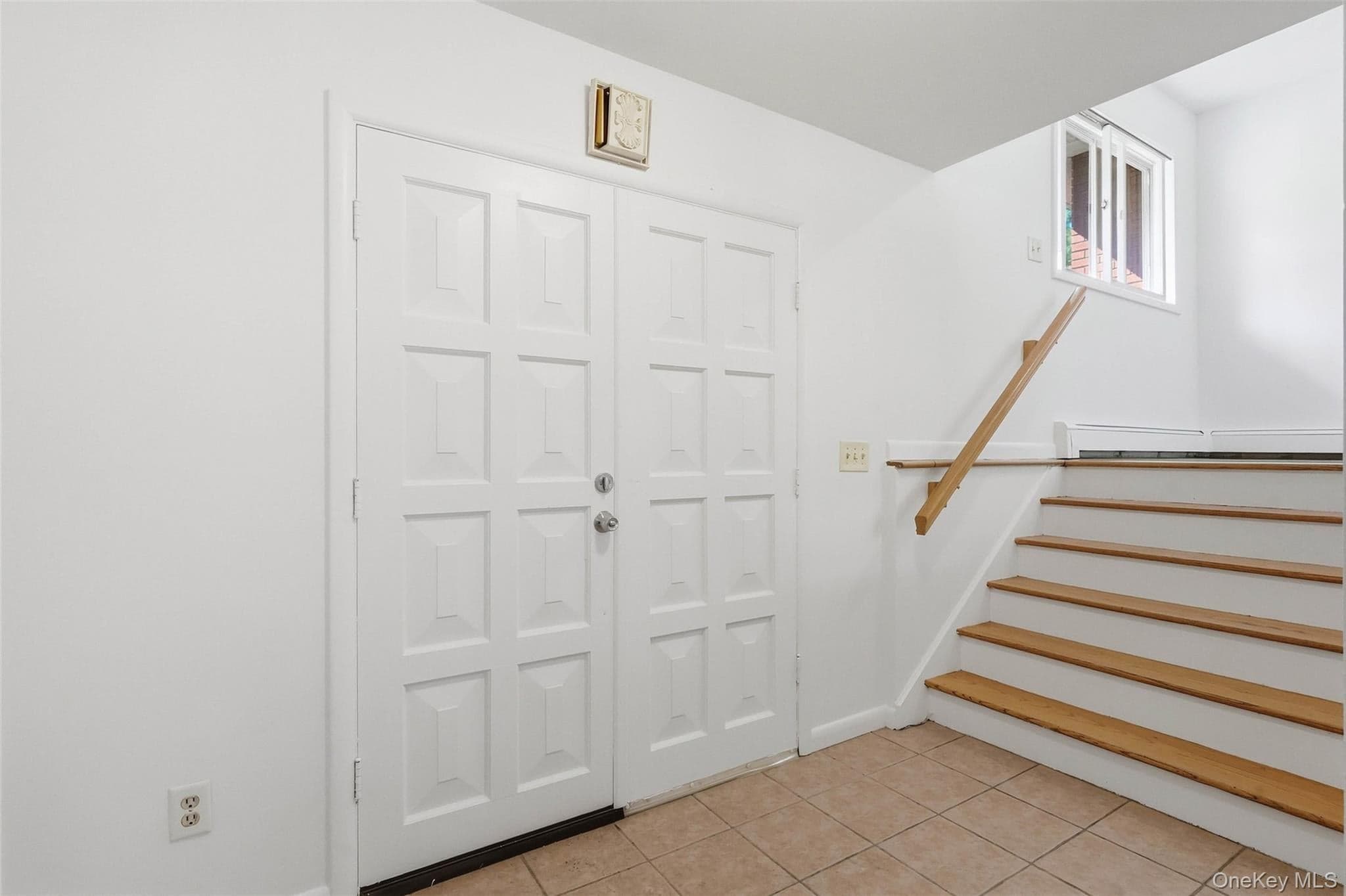 19 Miron Drive thumbnail 4