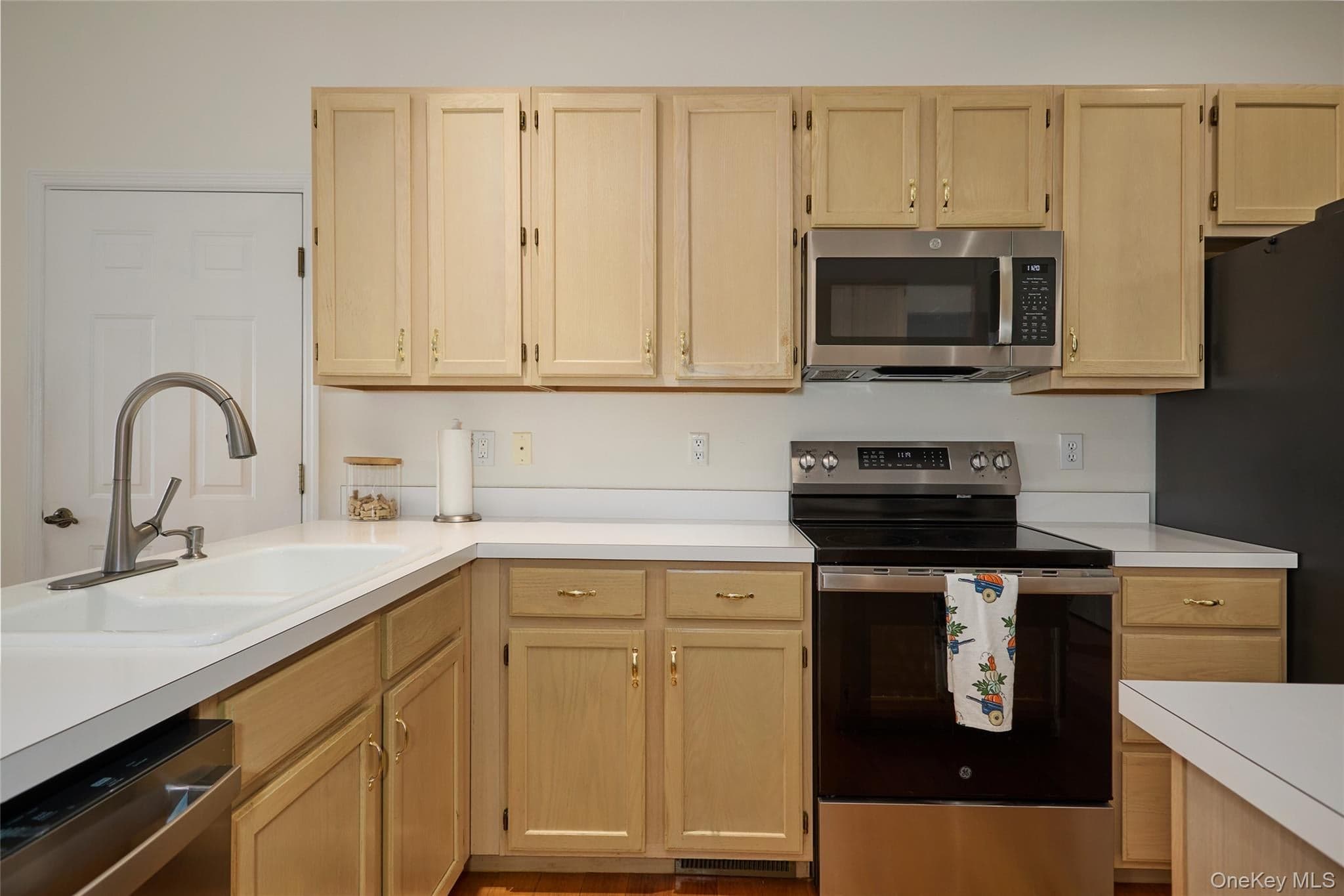 85 Roosevelt Drive thumbnail 18