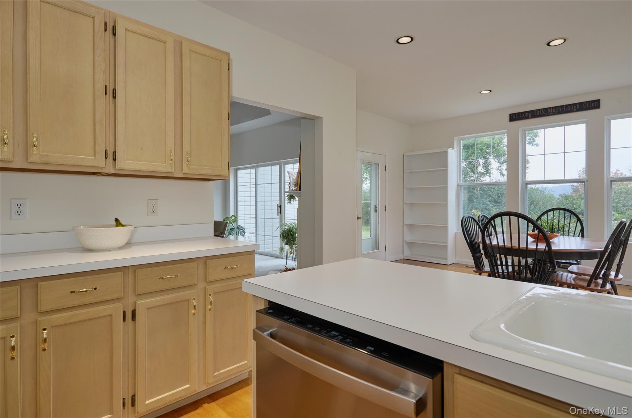 85 Roosevelt Drive thumbnail 20