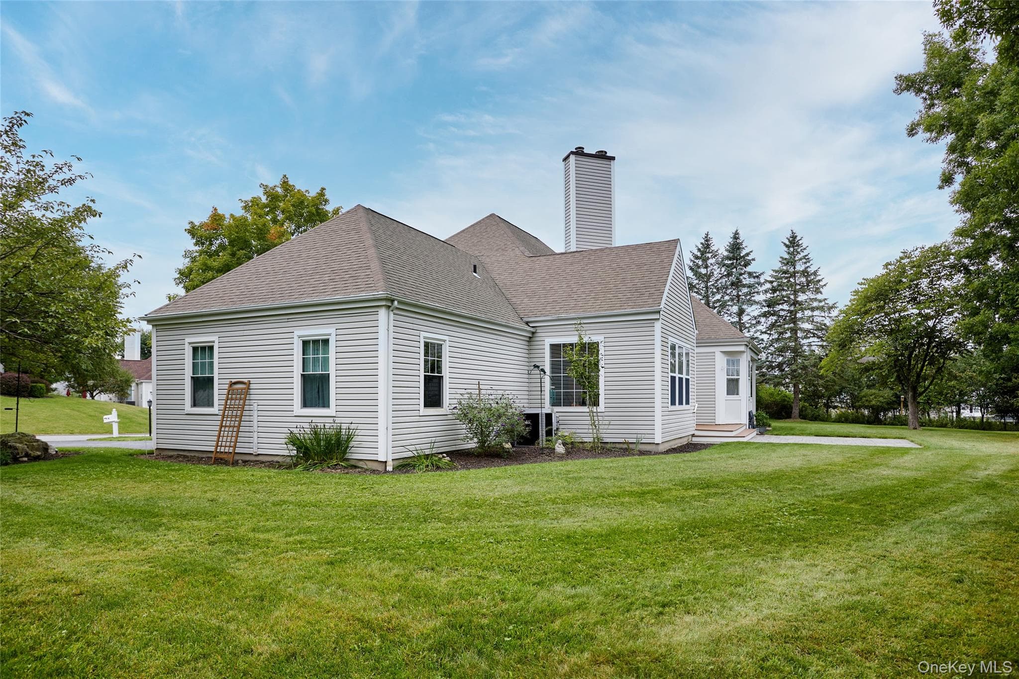 85 Roosevelt Drive thumbnail 9