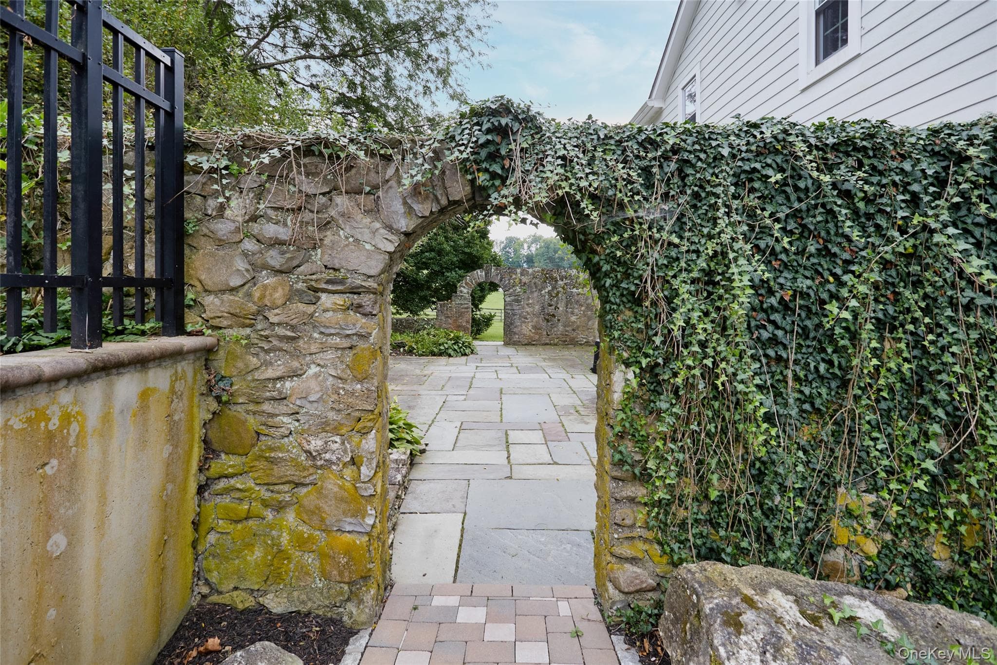 85 Roosevelt Drive thumbnail 42