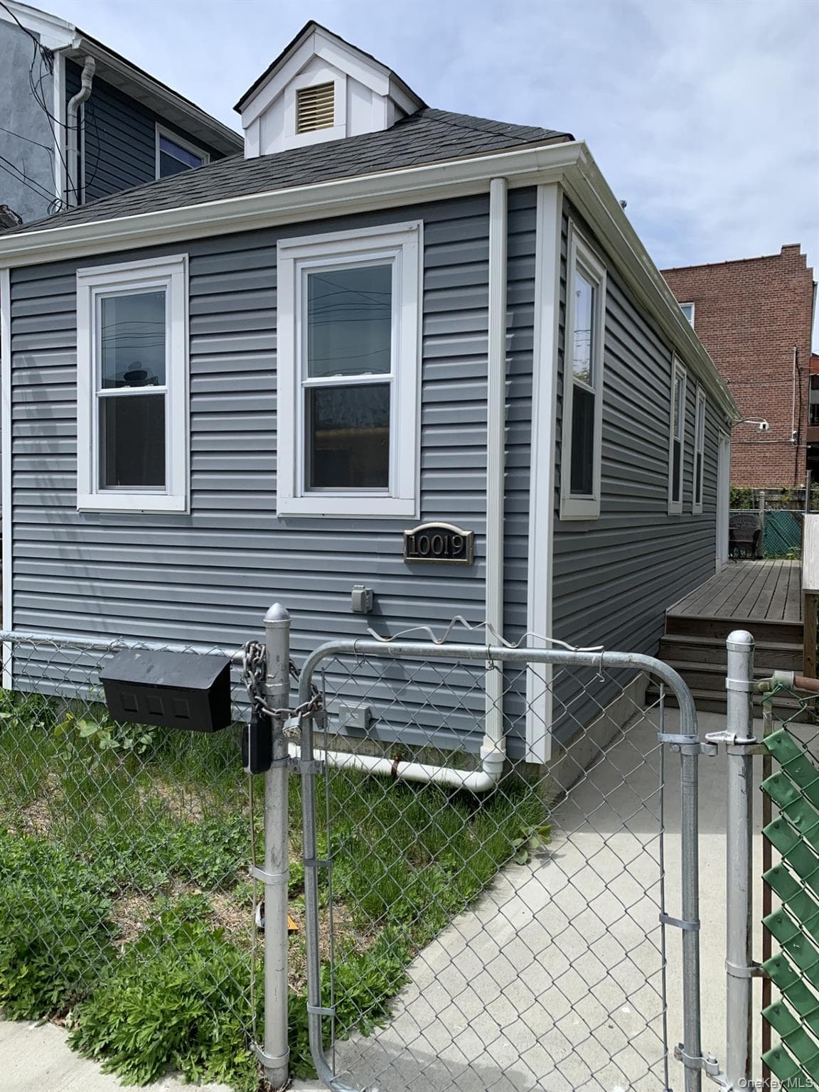 10019 Avenue thumbnail 2
