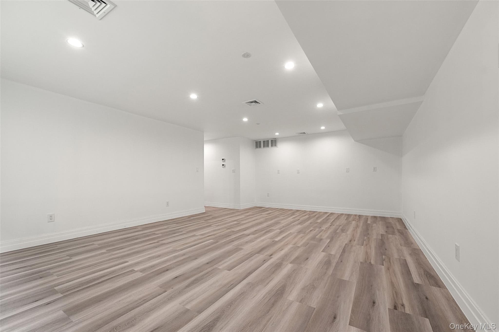 4 Angelas Place Unit: 1 thumbnail 17