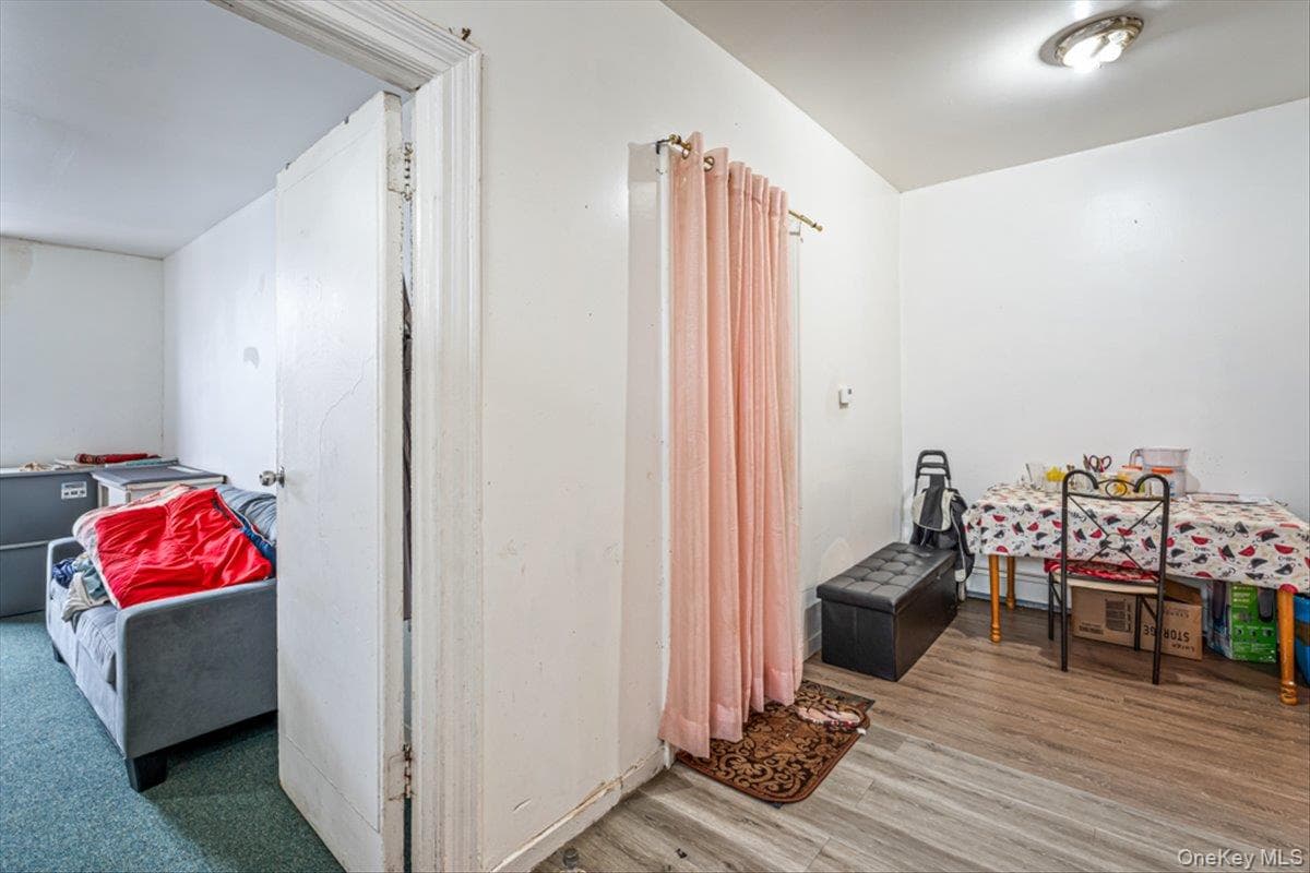 1715 Saint Peters Avenue thumbnail 5