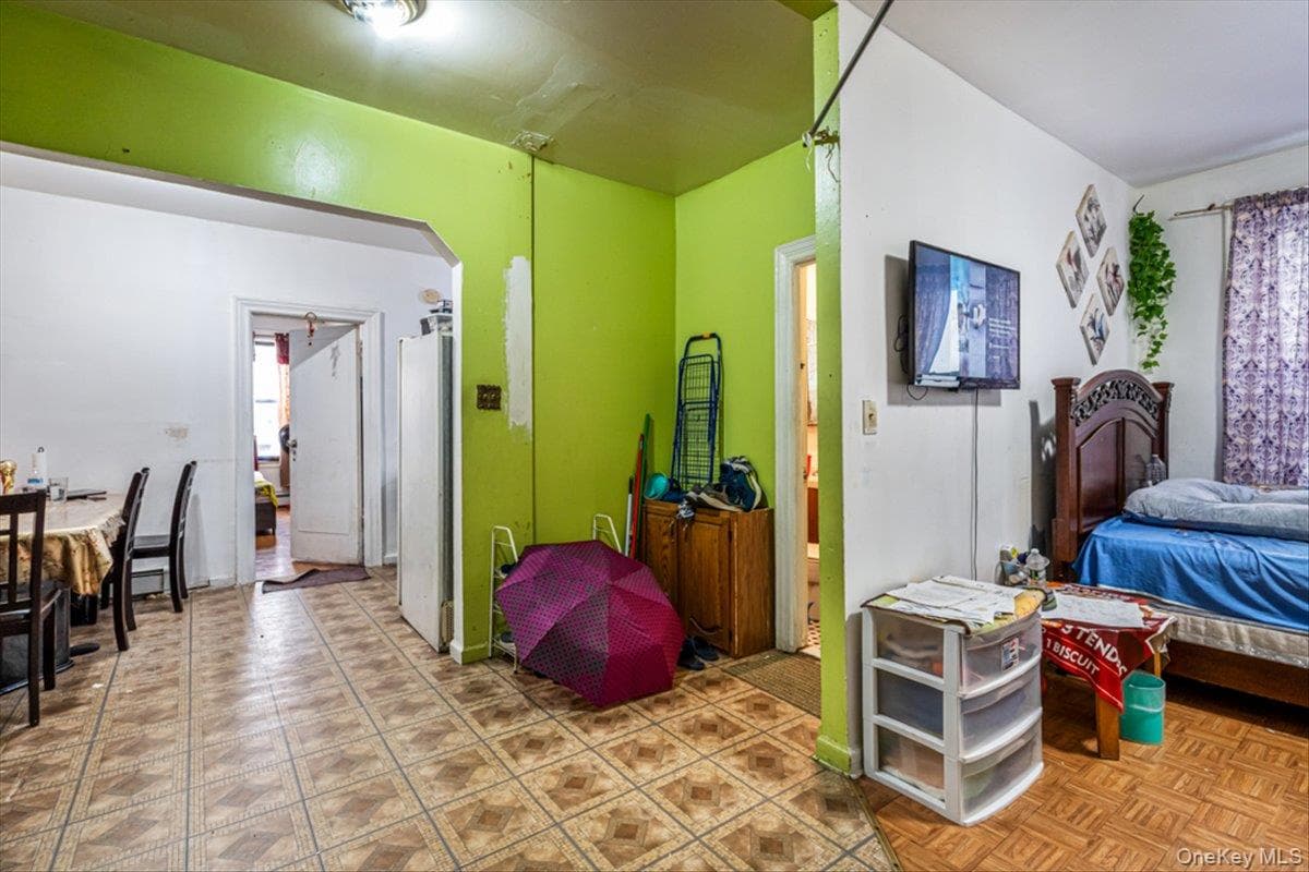 1715 Saint Peters Avenue thumbnail 21