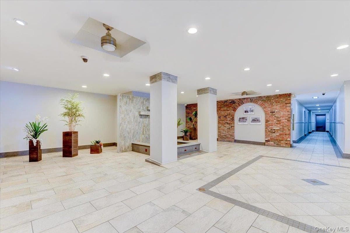 67-50 Thornton Place Unit: 4S thumbnail 3