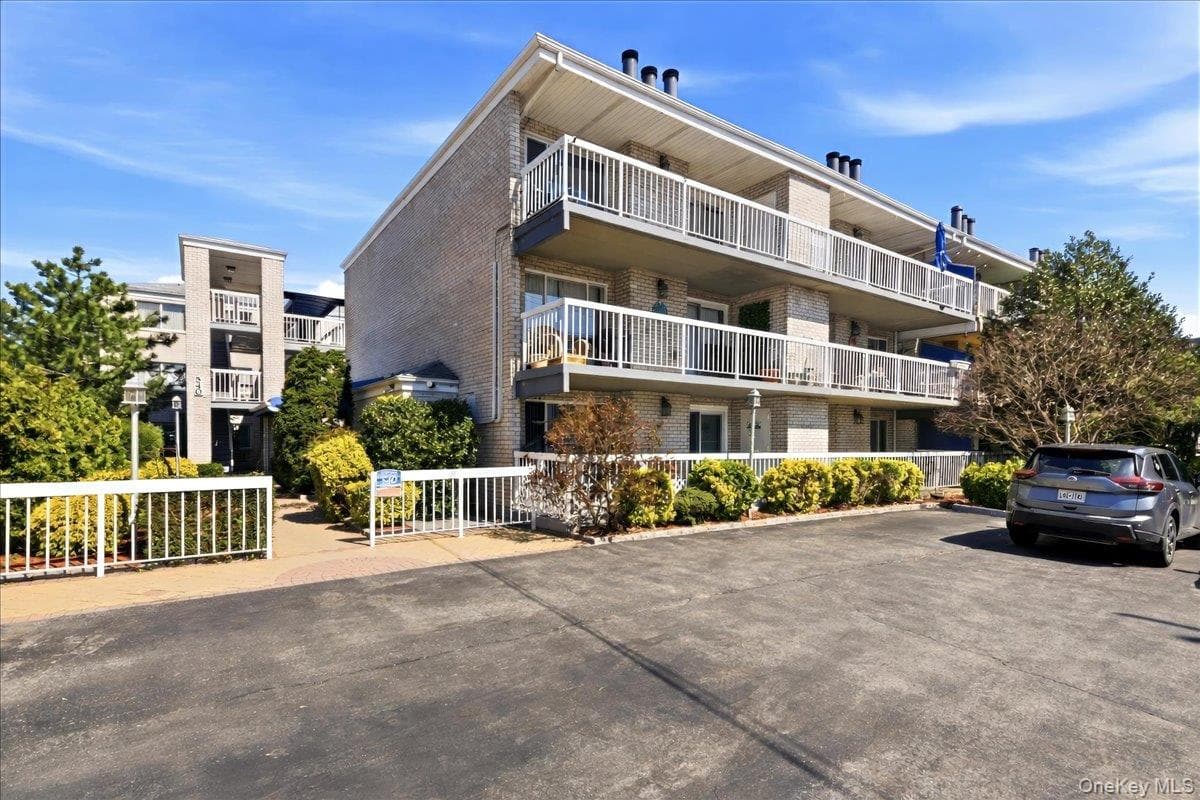 540 Ellsworth Avenue Unit: D2 photo 1