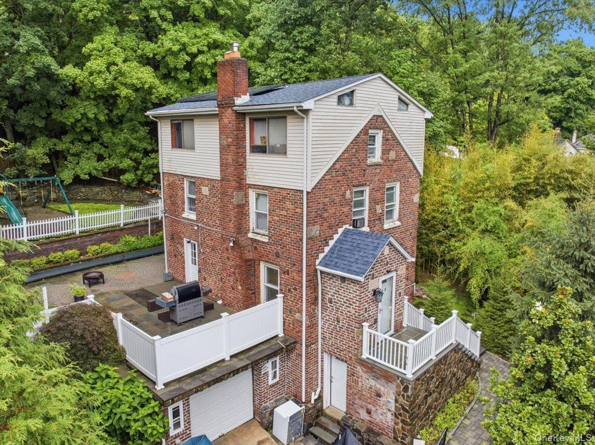 262 Upper Depew Avenue, Nyack