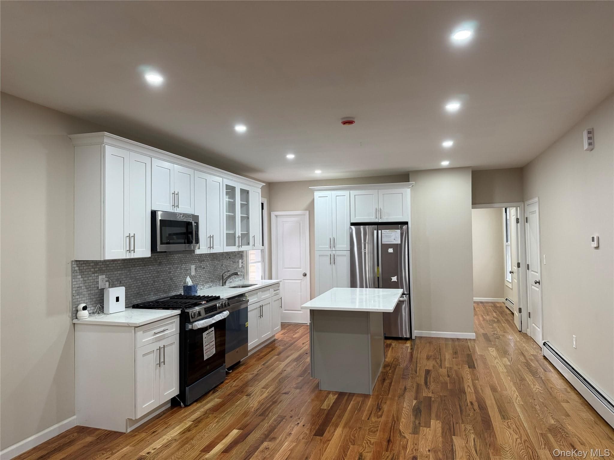 389 Warwick Street thumbnail 2