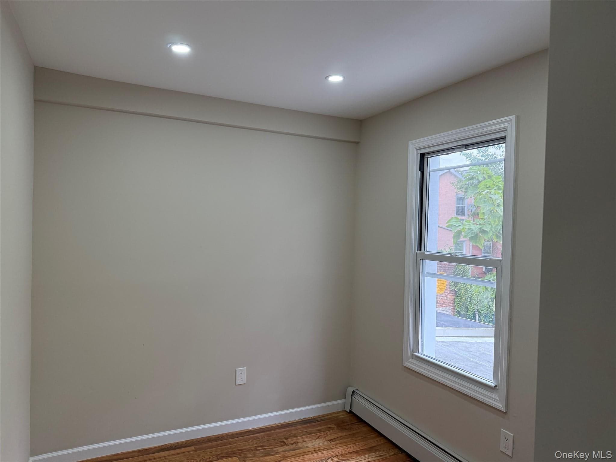 389 Warwick Street thumbnail 6