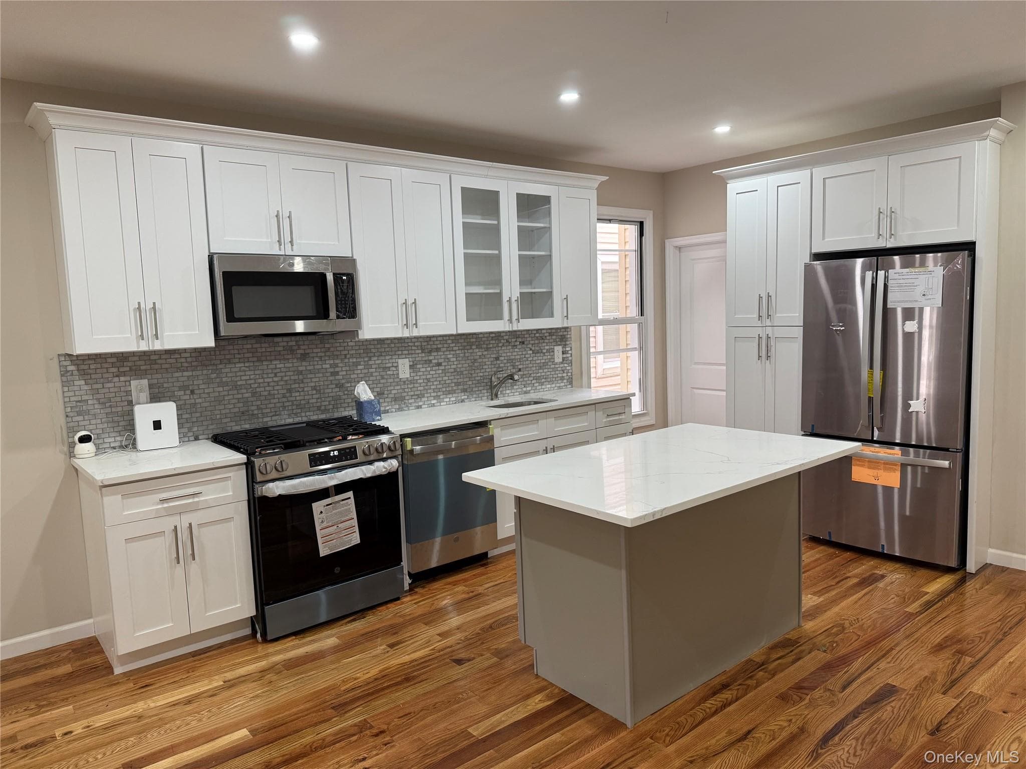 389 Warwick Street thumbnail 3