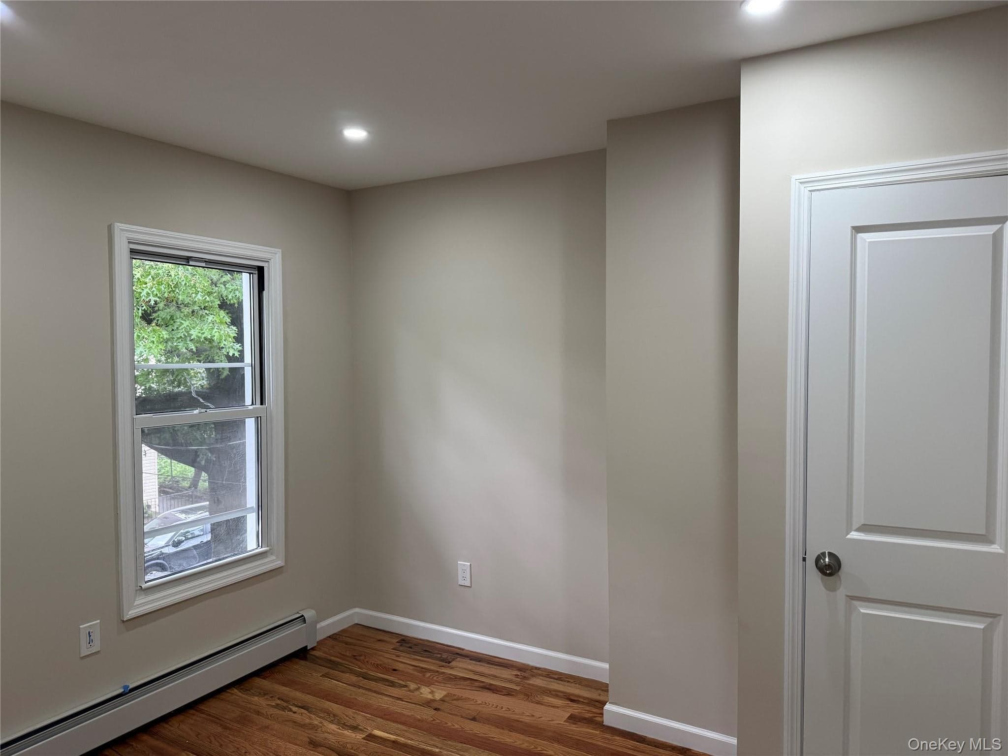 389 Warwick Street thumbnail 5