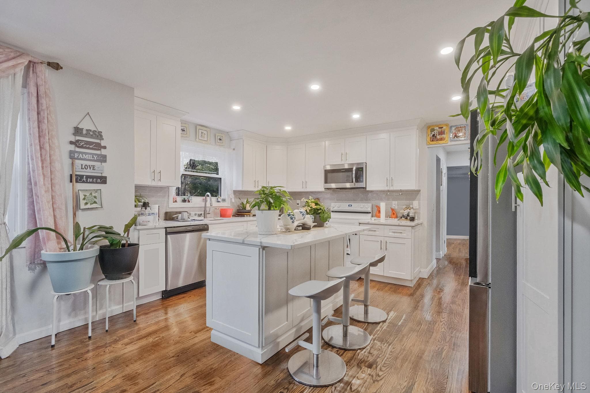 231 W Woodside Avenue thumbnail 39