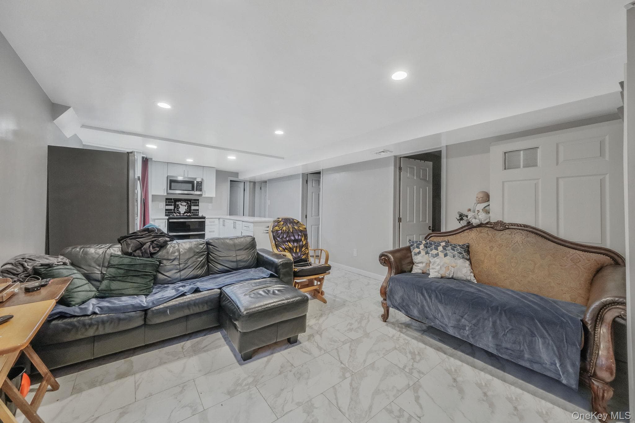 231 W Woodside Avenue thumbnail 12