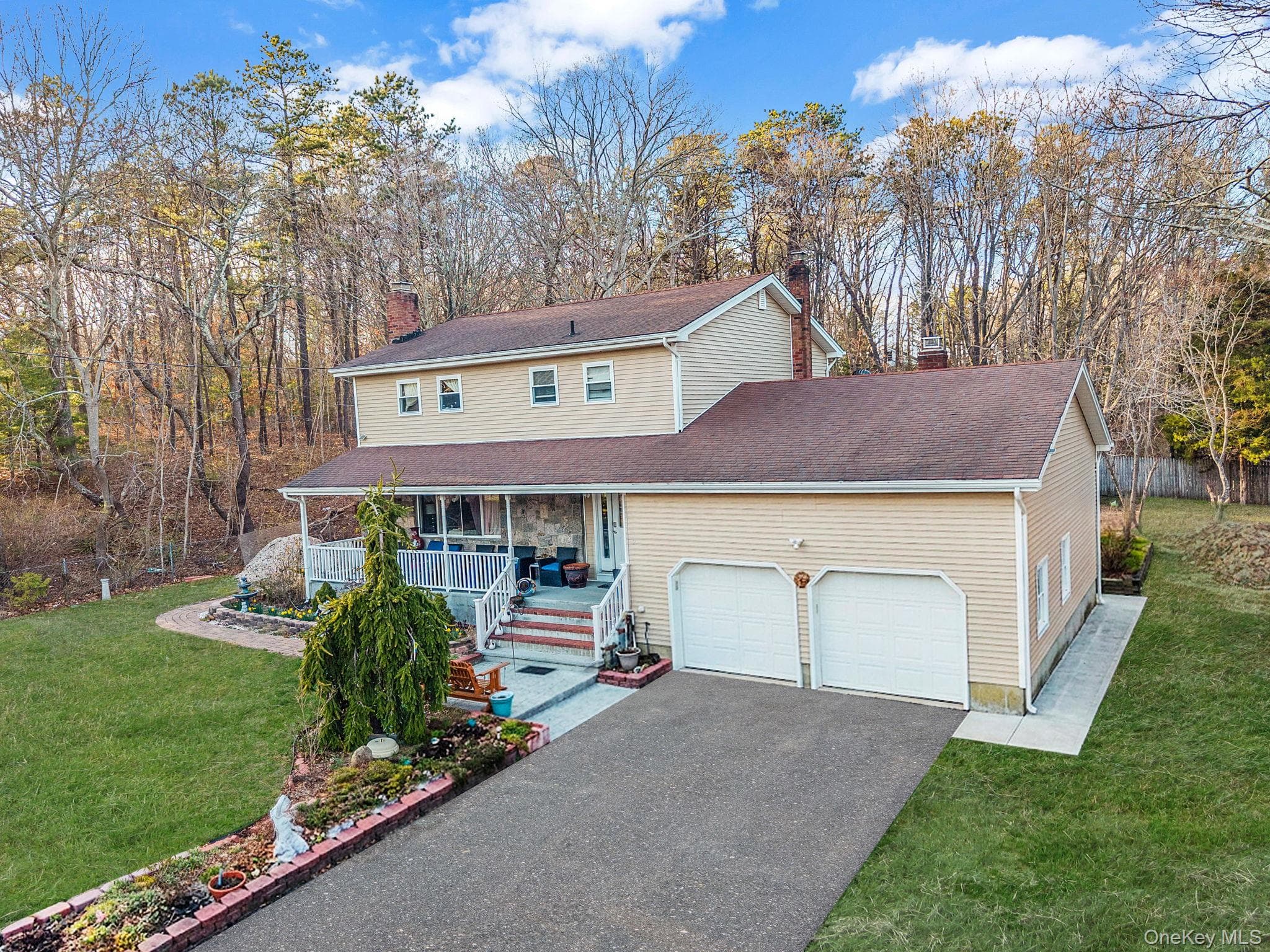 231 W Woodside Avenue, Patchogue