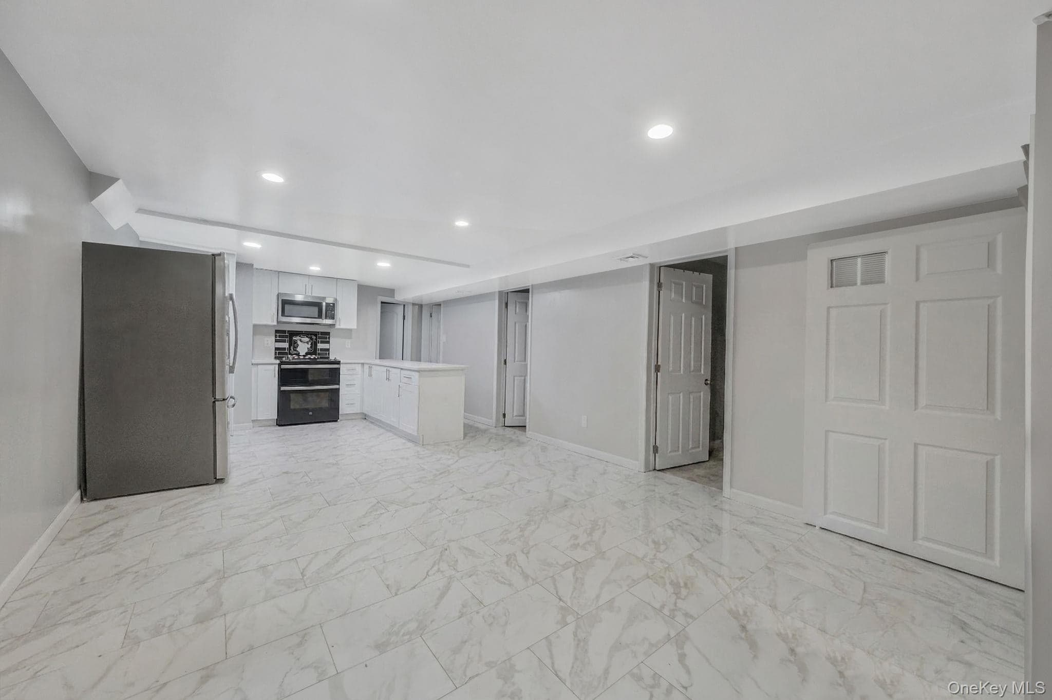 231 W Woodside Avenue thumbnail 20