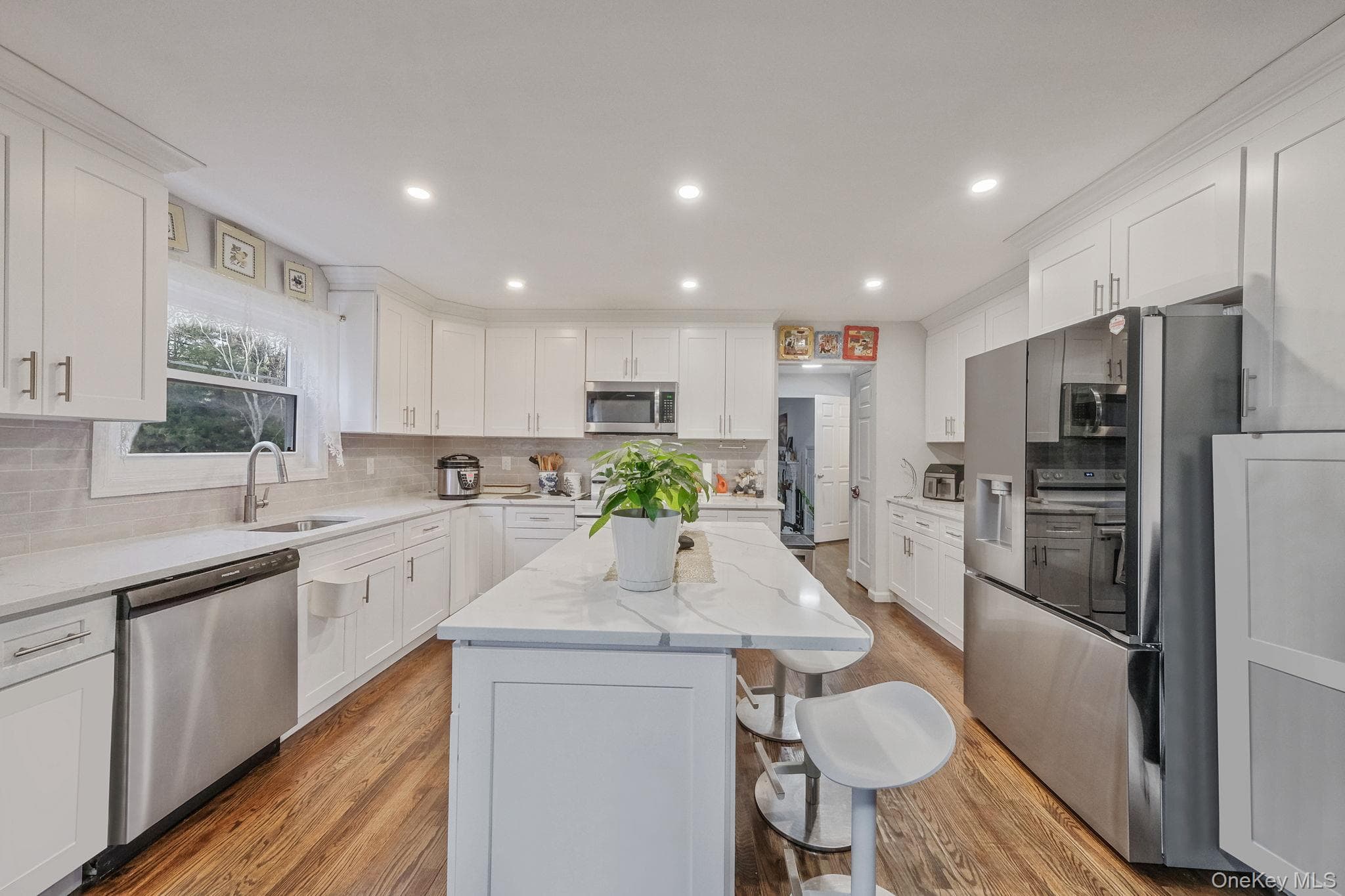 231 W Woodside Avenue thumbnail 40