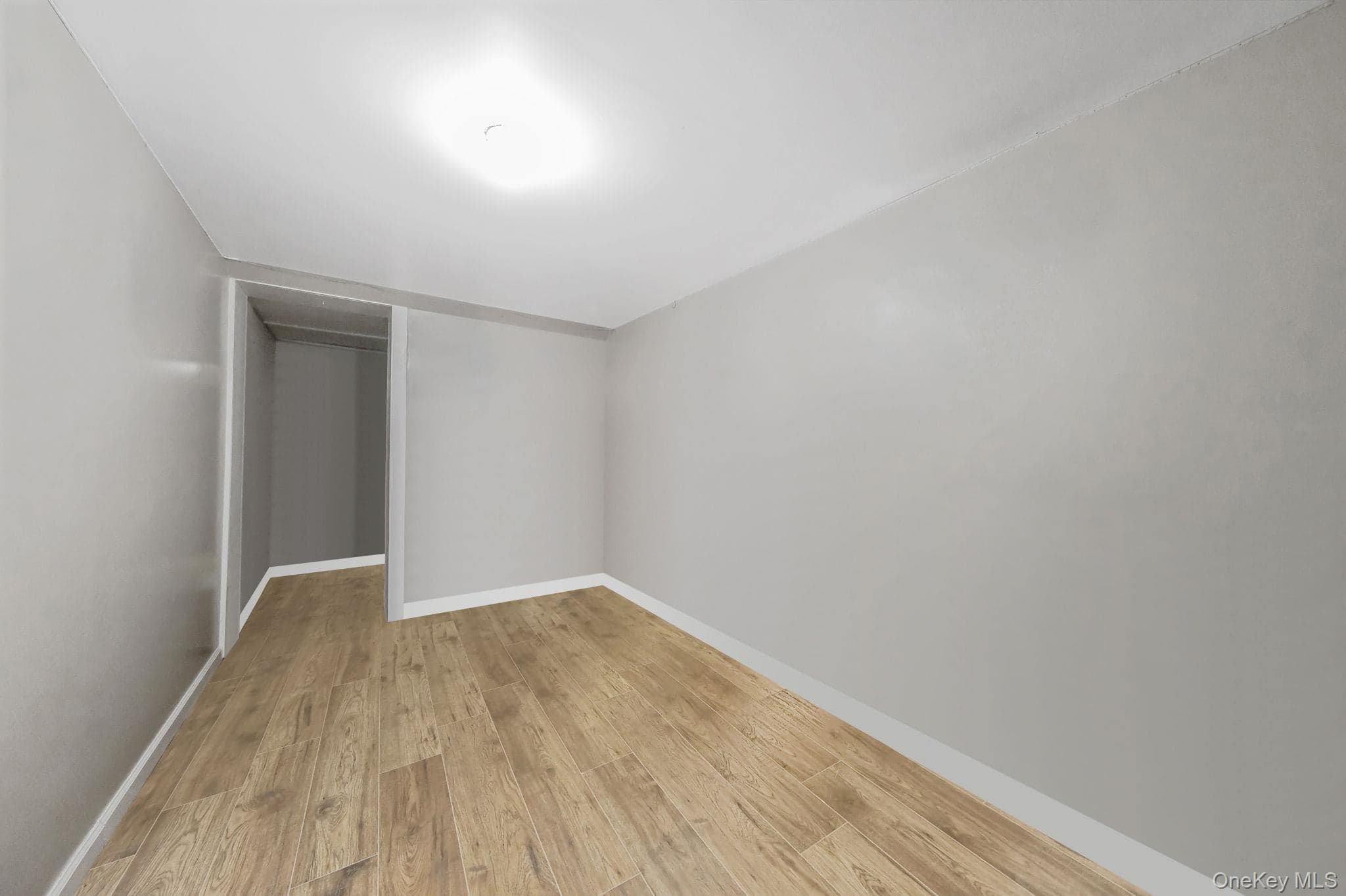 231 W Woodside Avenue thumbnail 23