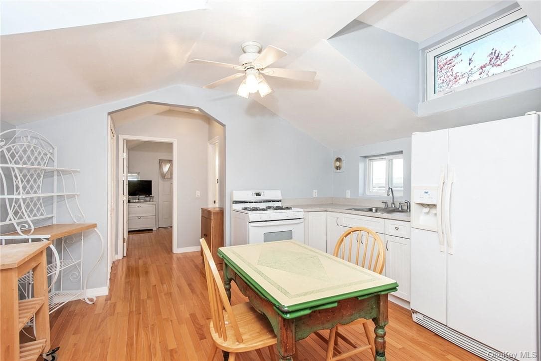 25 B Edgewater Park Unit: 25 B thumbnail 8