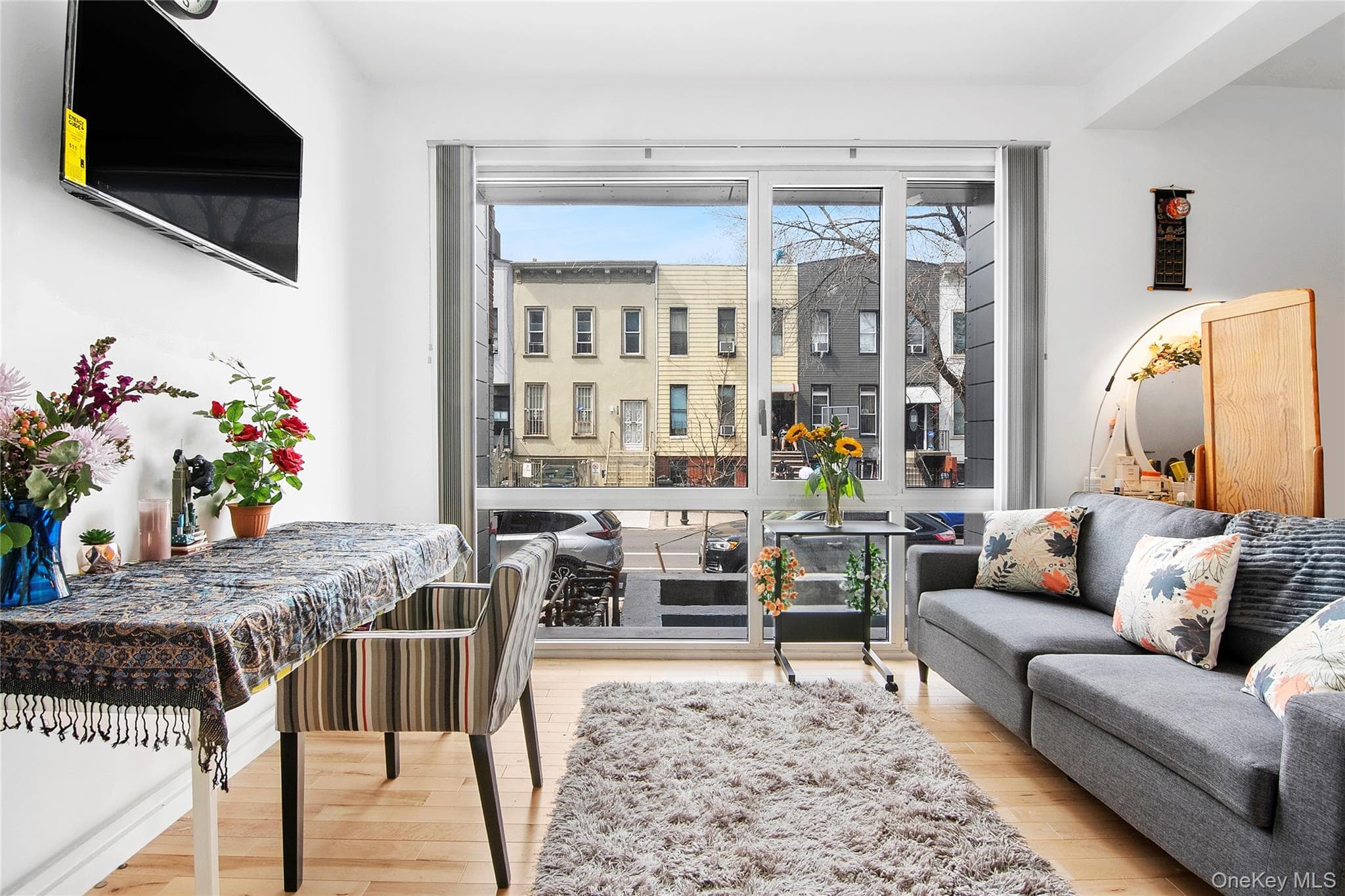 1064 Hancock Street Unit: 101 thumbnail 2