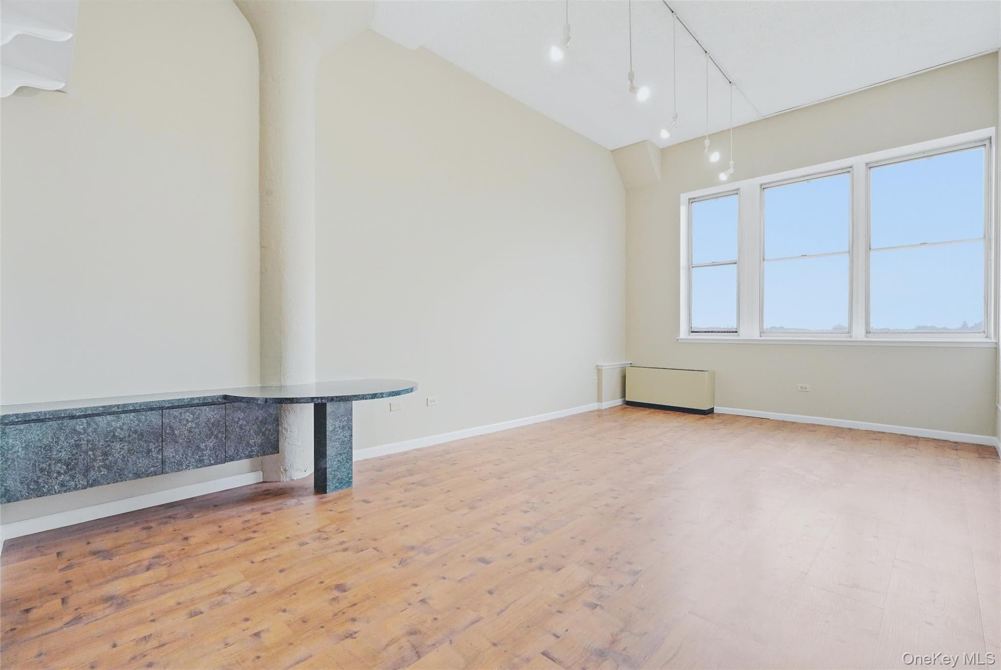 1 Landmark Square Unit: 405 thumbnail 7