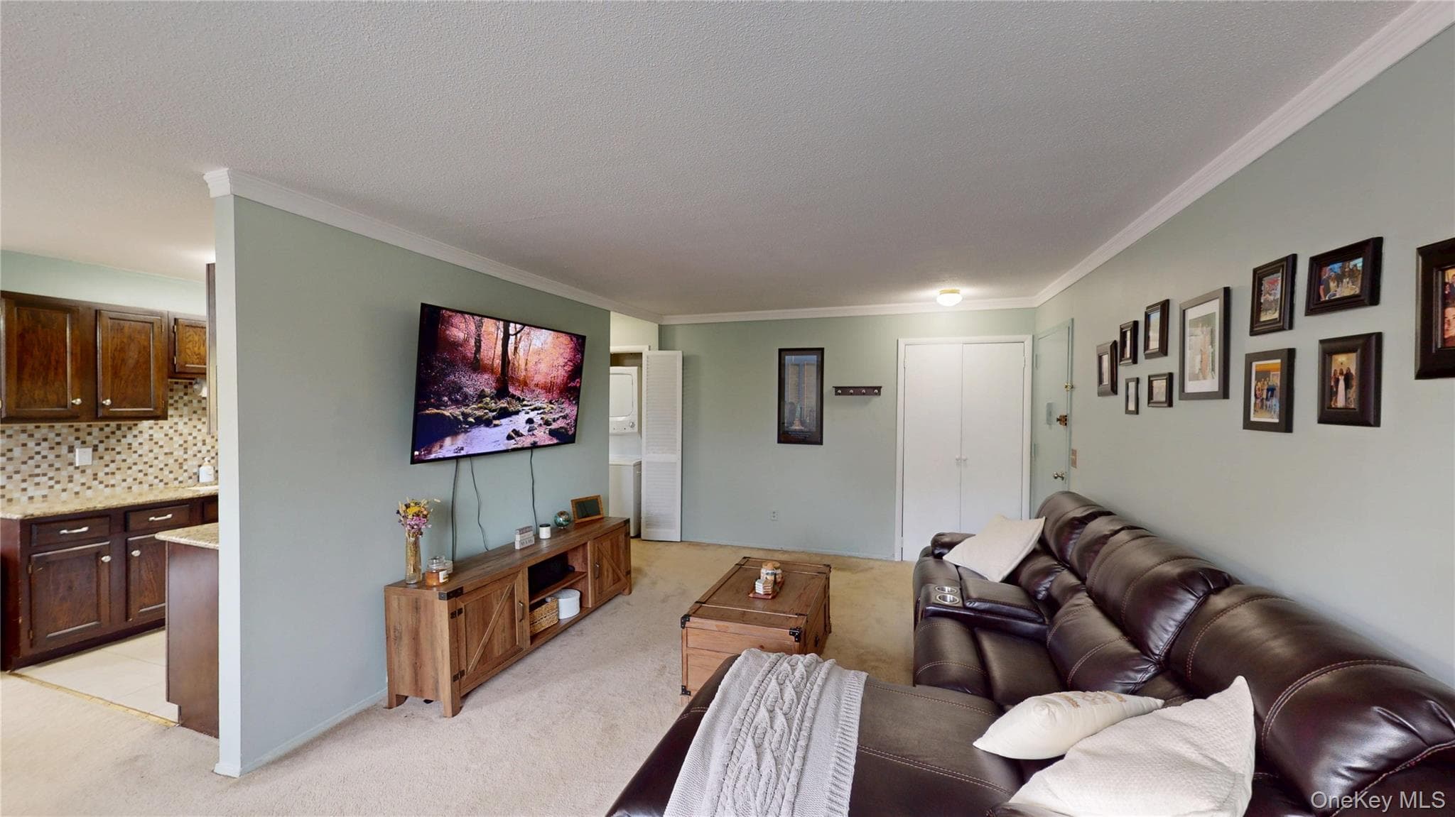 931 Sierra Vista Lane thumbnail 3