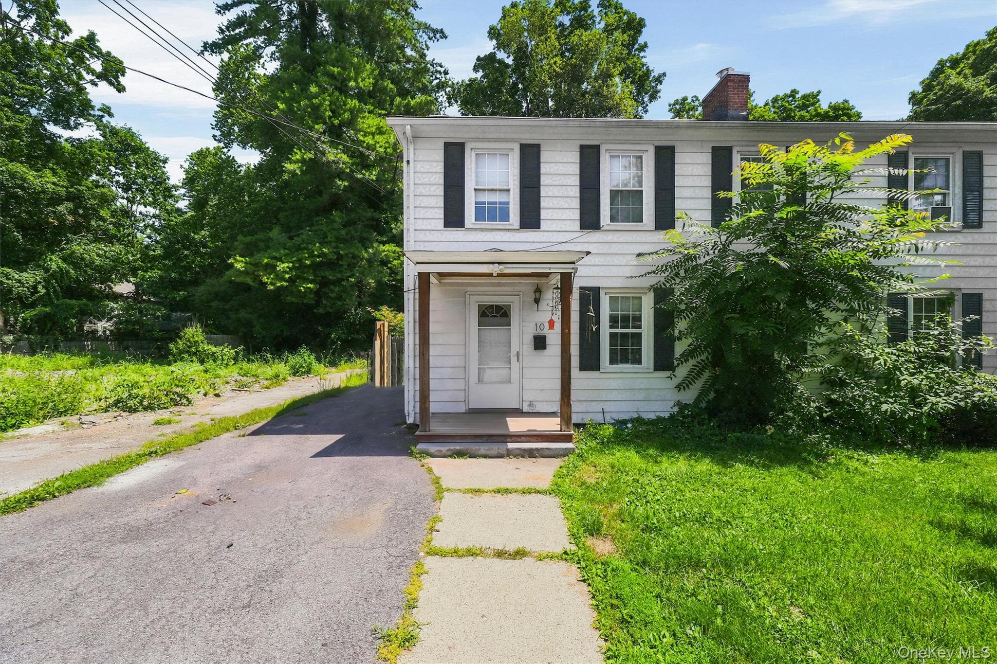 10 Dutchess Avenue thumbnail 2