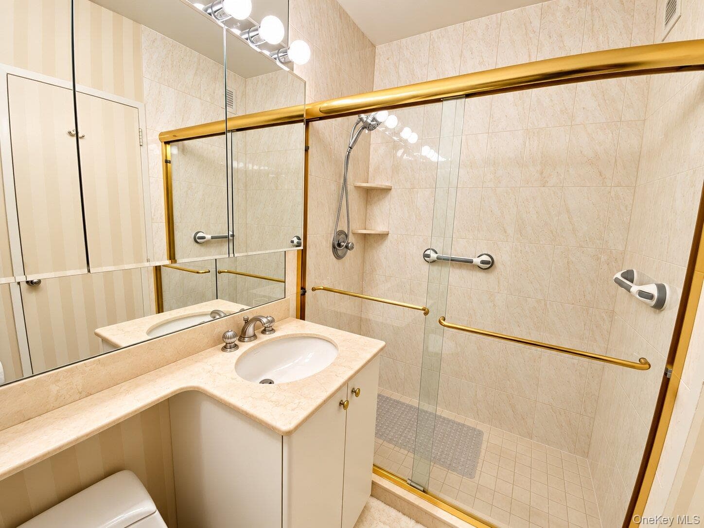 26910 Grand Central PKWY Unit: 26P thumbnail 13