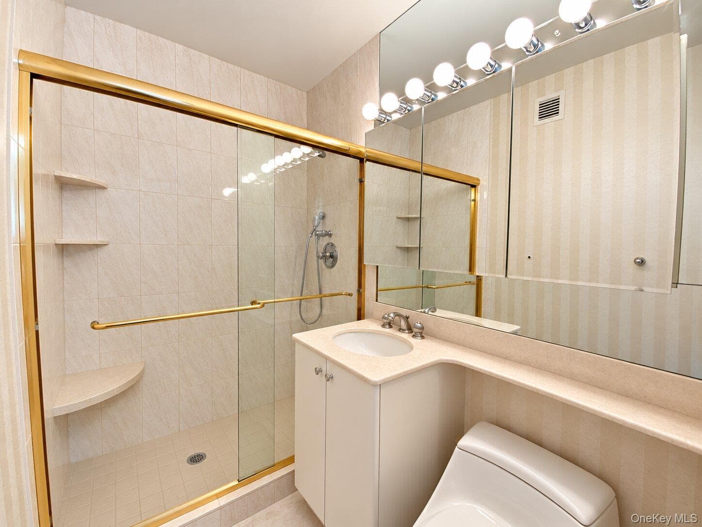 26910 Grand Central PKWY Unit: 26P thumbnail 17
