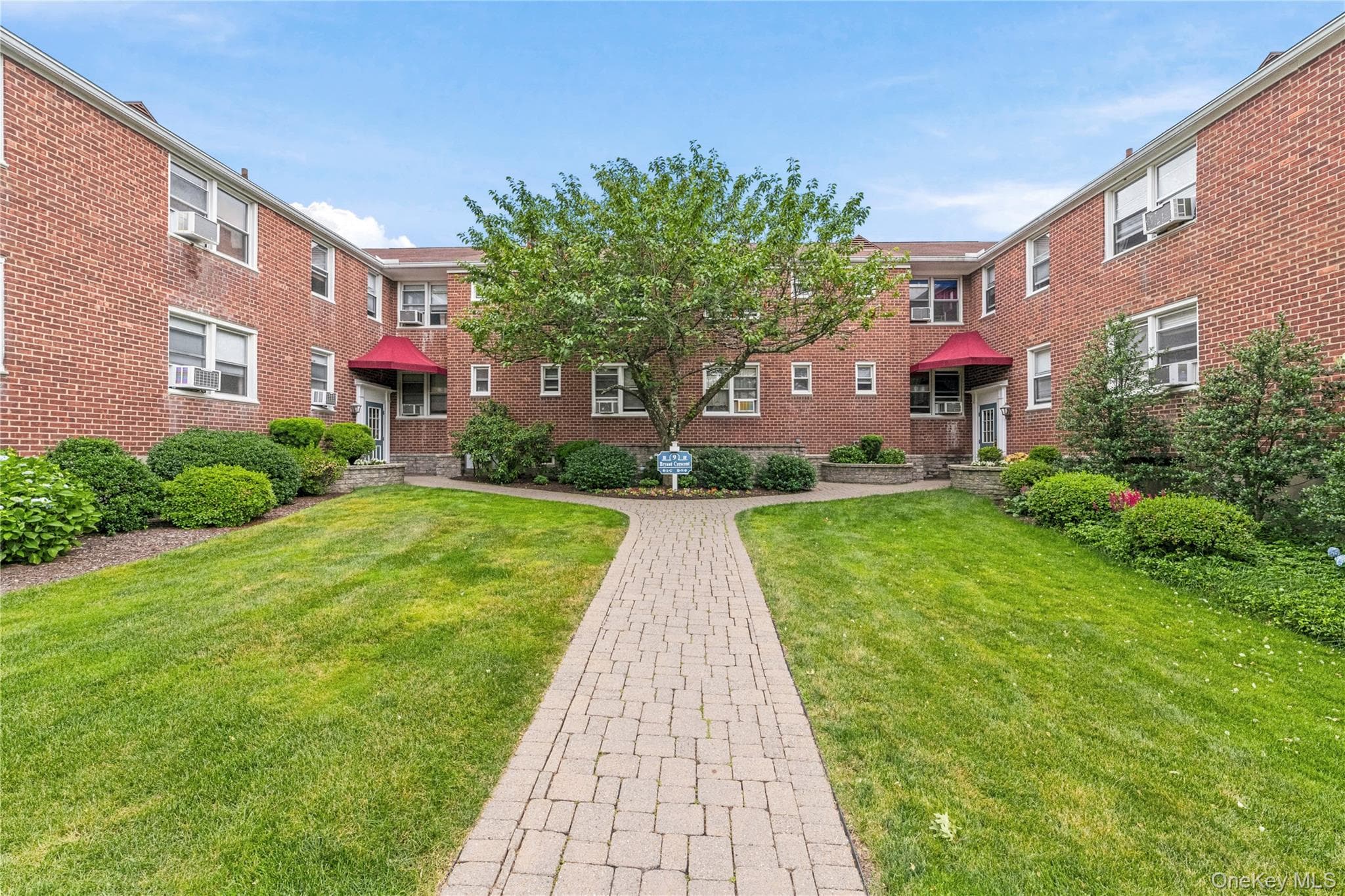 9 Bryant Crescent Unit: 1G, White Plains