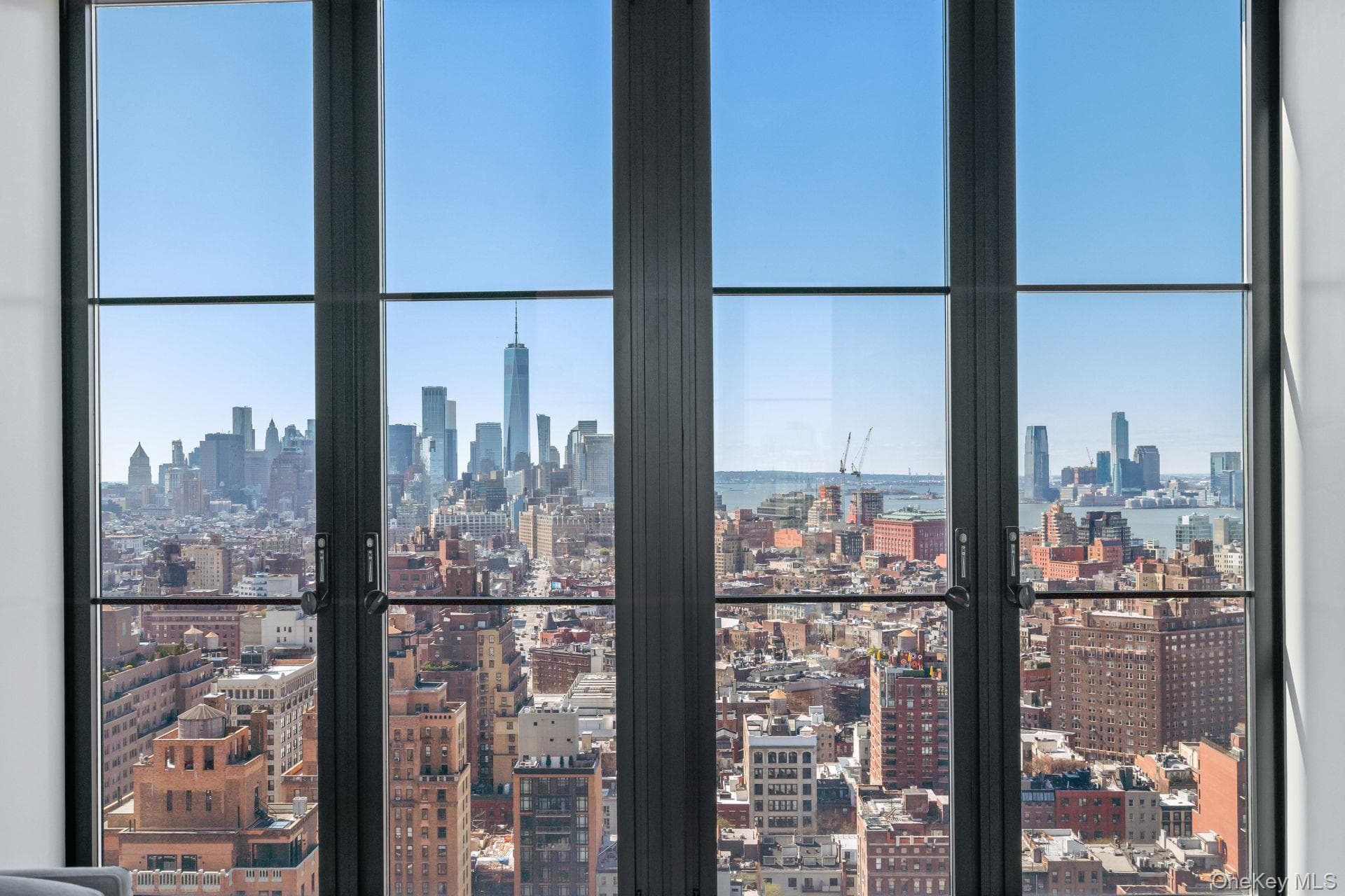 212 W 18th Street Unit: PH2 thumbnail 34