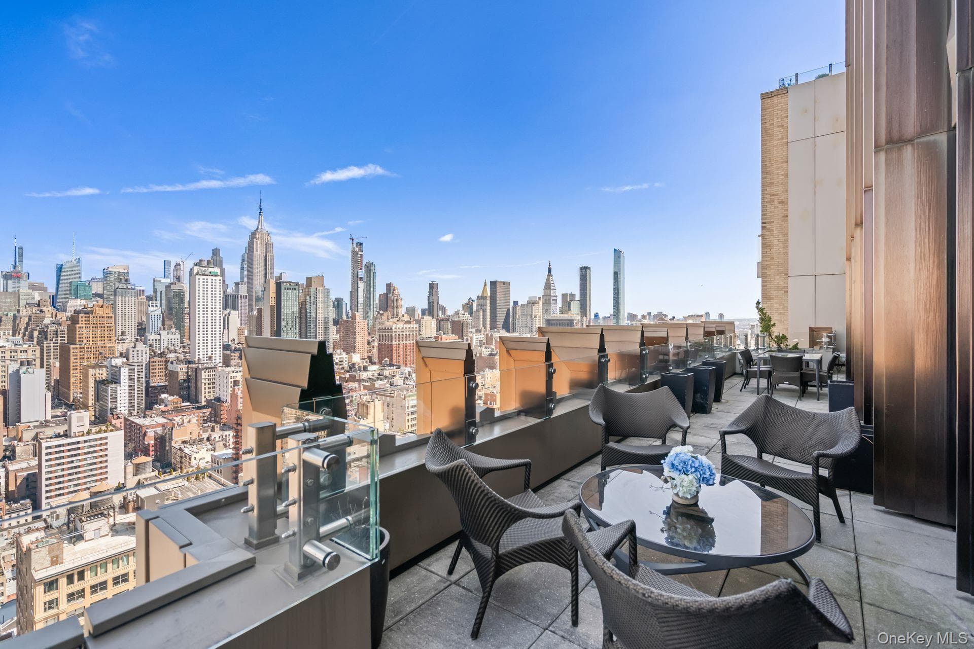 212 W 18th Street Unit: PH2 thumbnail 33