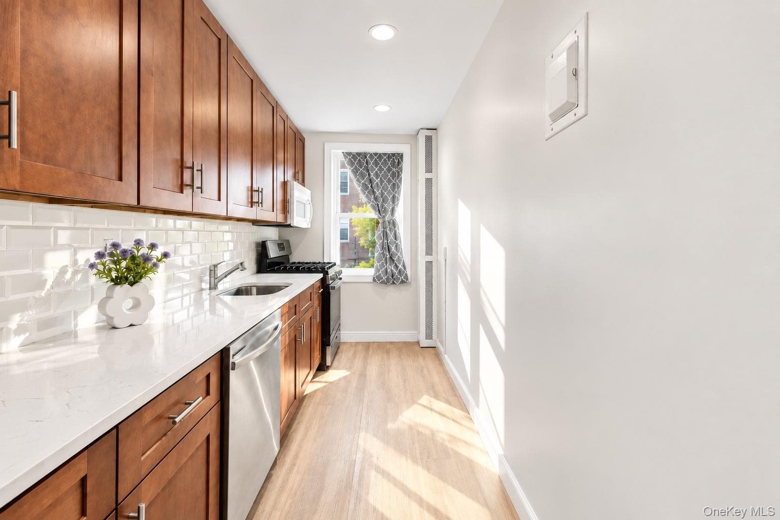 811 Bronx River Road Unit: 3H thumbnail 4