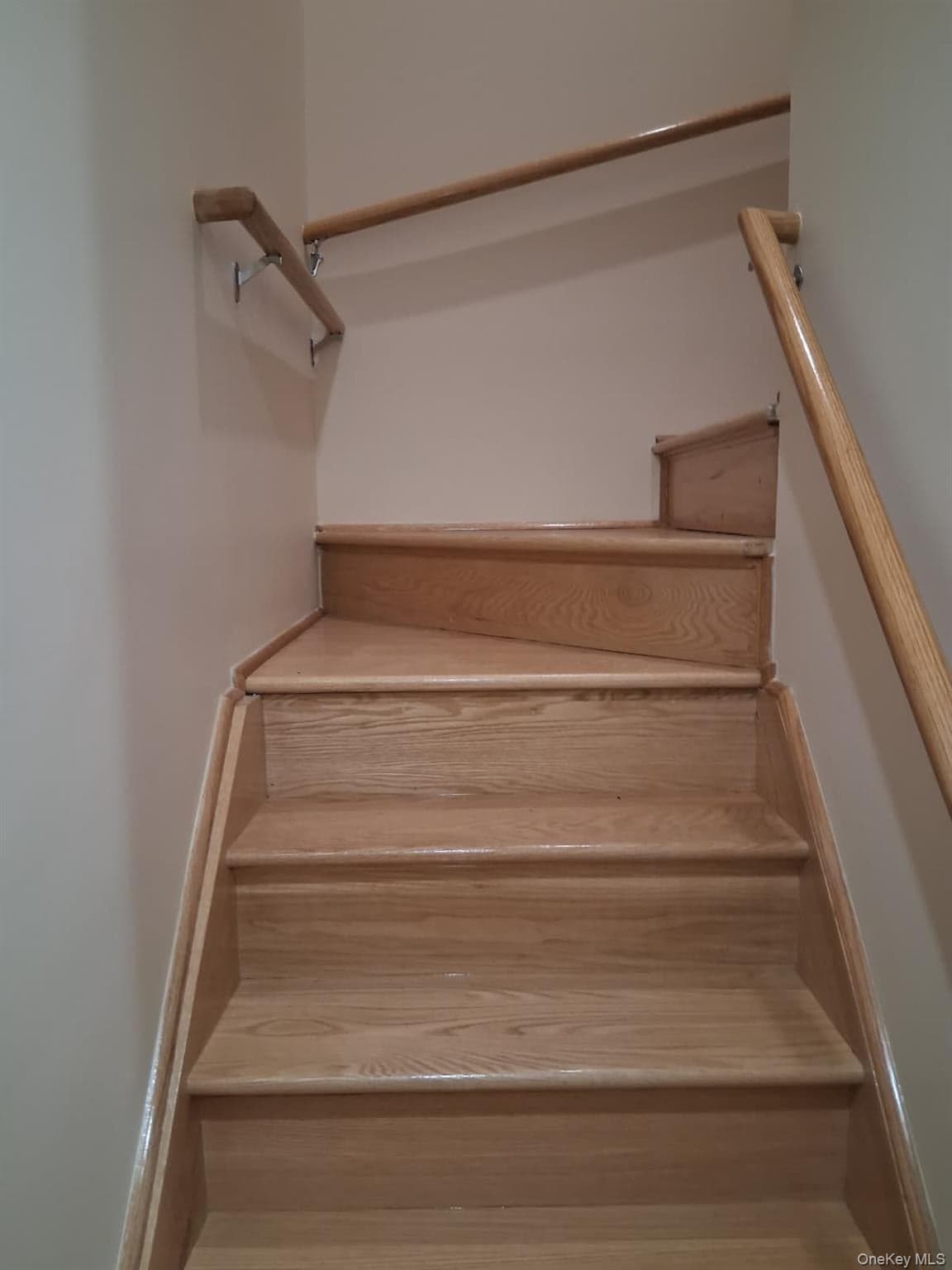 601 E 226th Street thumbnail 12