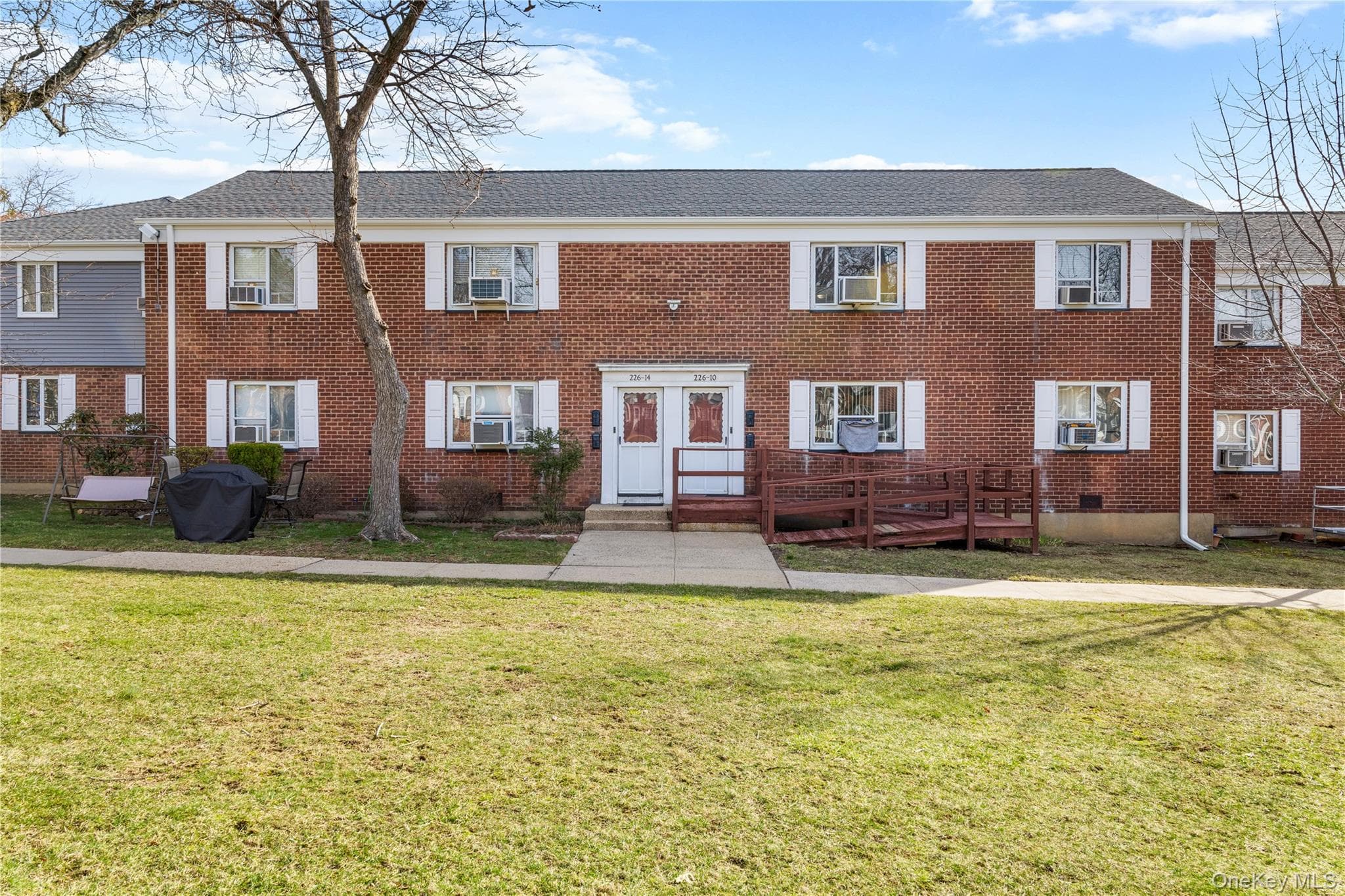 226-10 Manor Road Unit: Upper photo 1