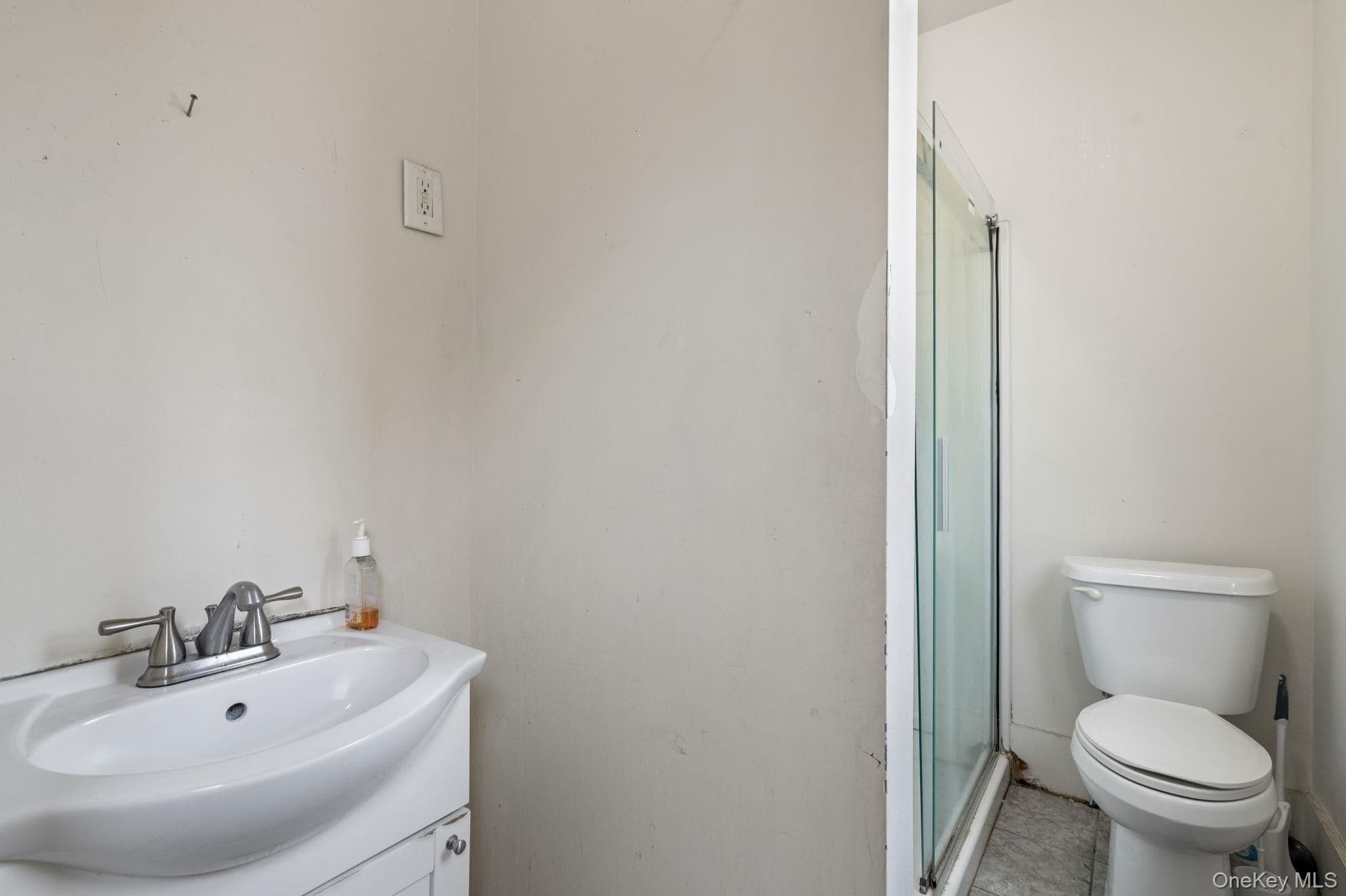 212 Ten Broeck Avenue thumbnail 8
