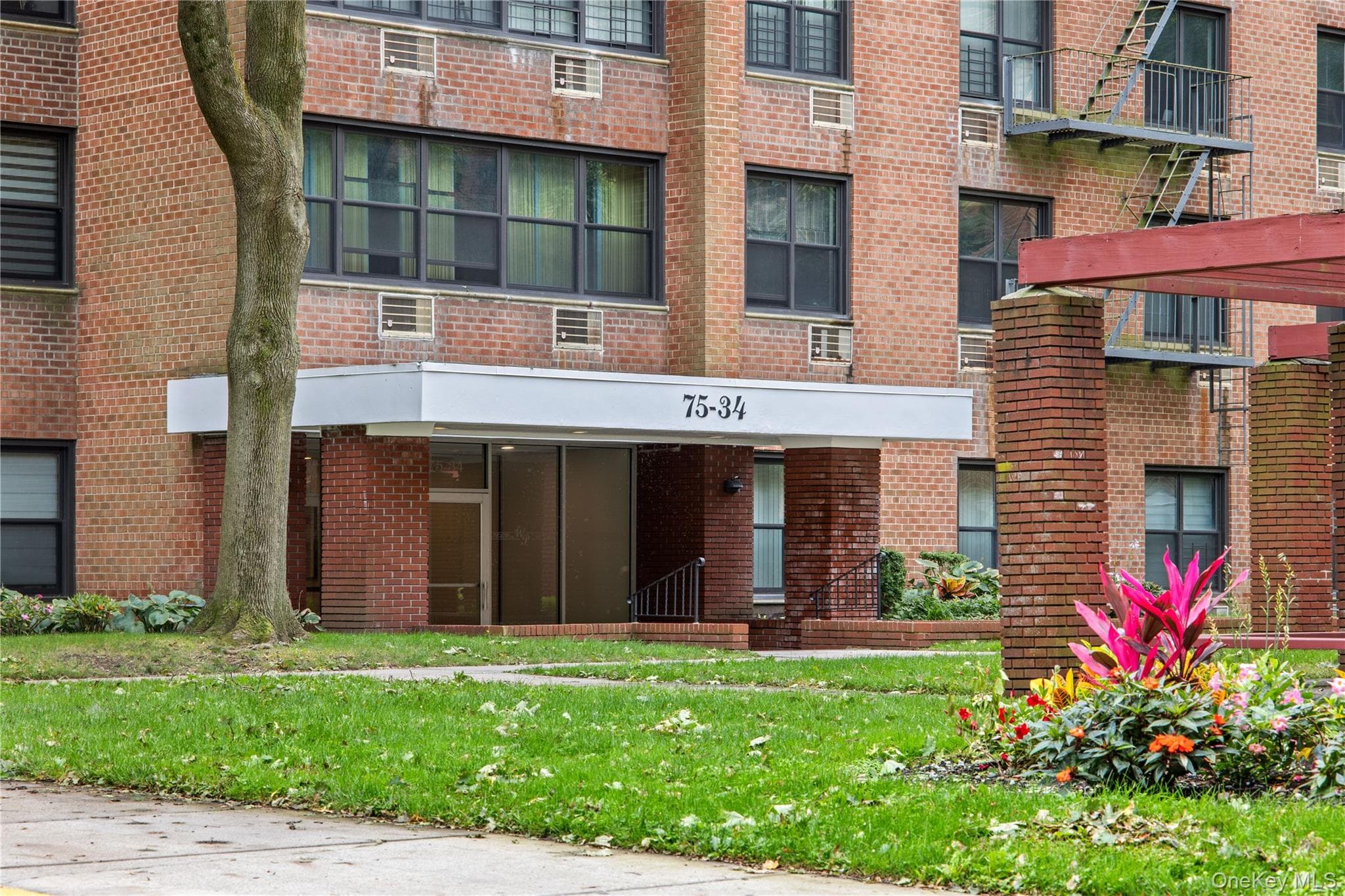 75-34 Bell Boulevard Unit: 6H, Bayside