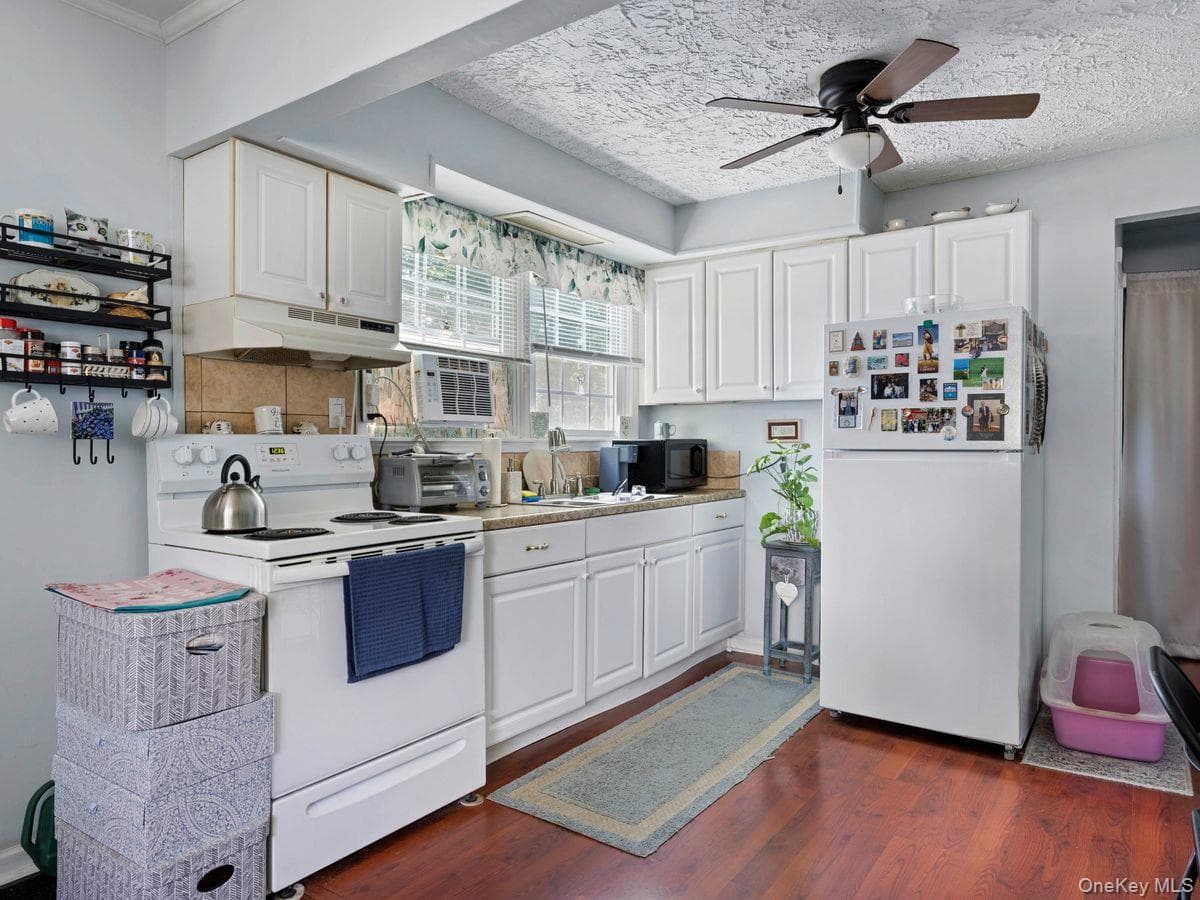 105 S Chapel Hill Road thumbnail 22