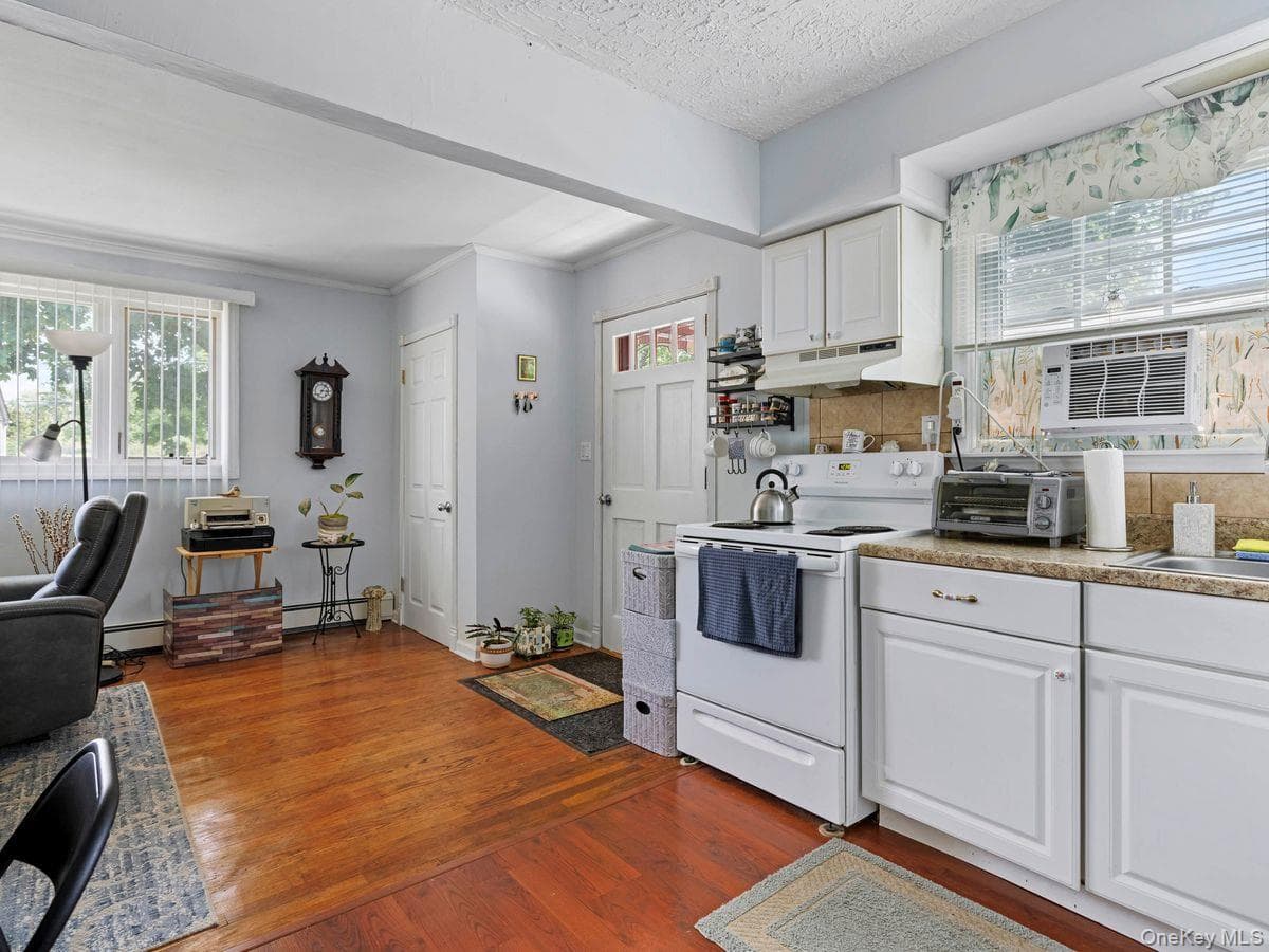 105 S Chapel Hill Road thumbnail 23